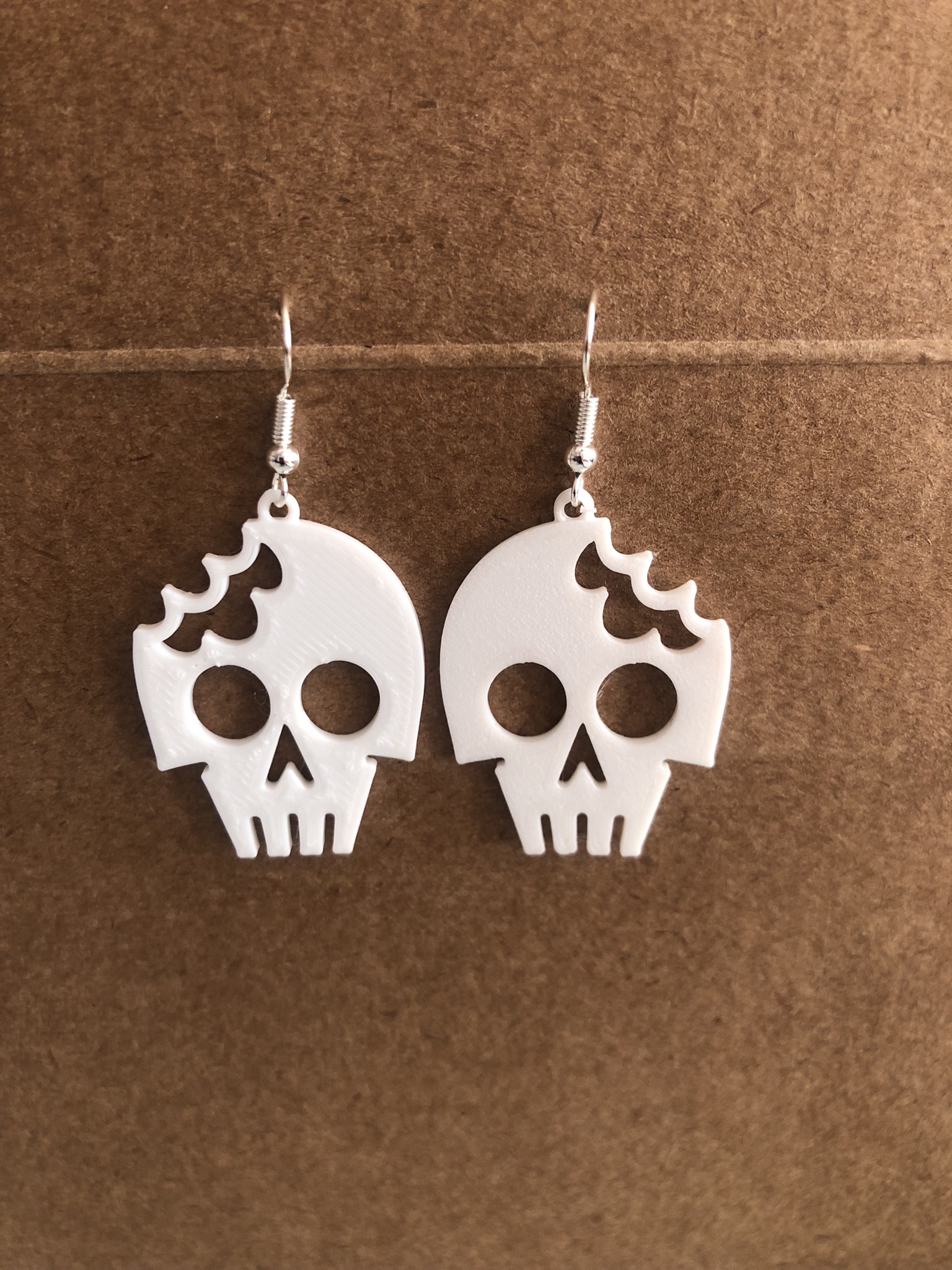 Earring pendant skull
