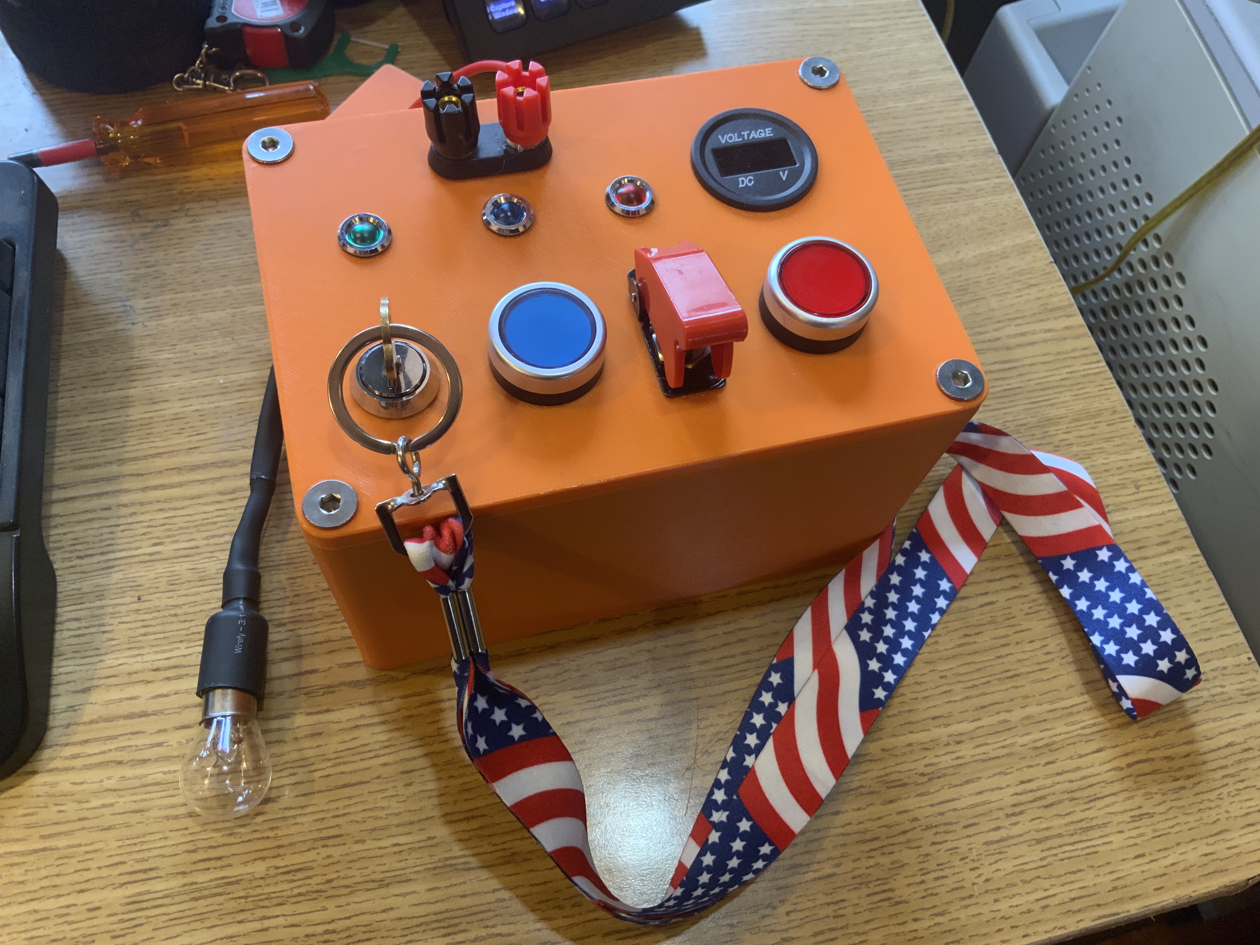 Miniatura 2 do modelo 3D Model Rocket Launch Controller