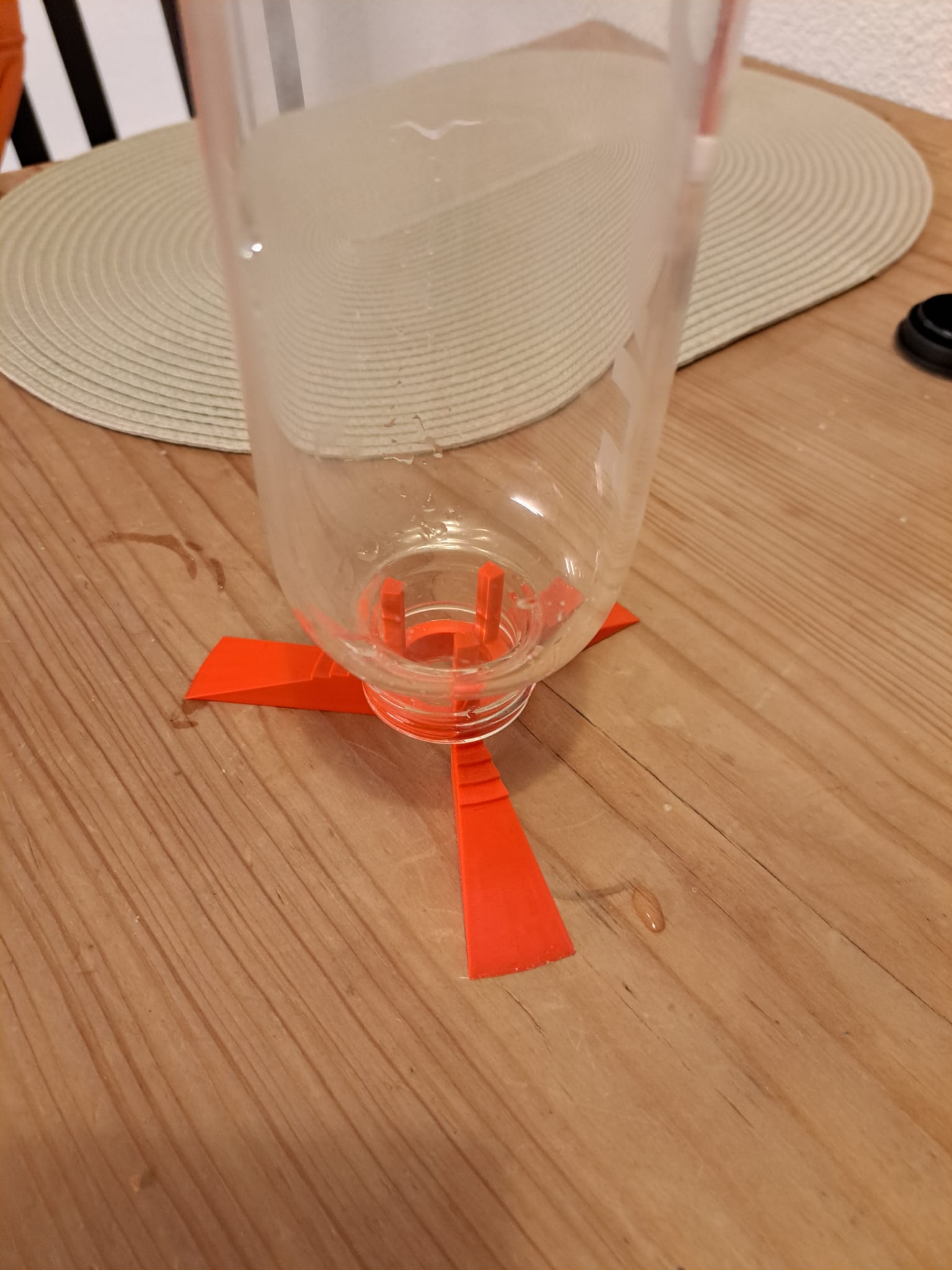 Practical 3D-printed bottle stand