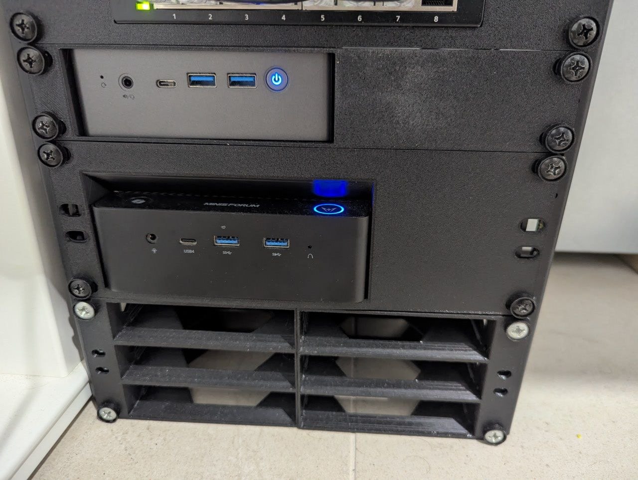 Minisforum UH125 Pro 10 inch rack 2U front plate