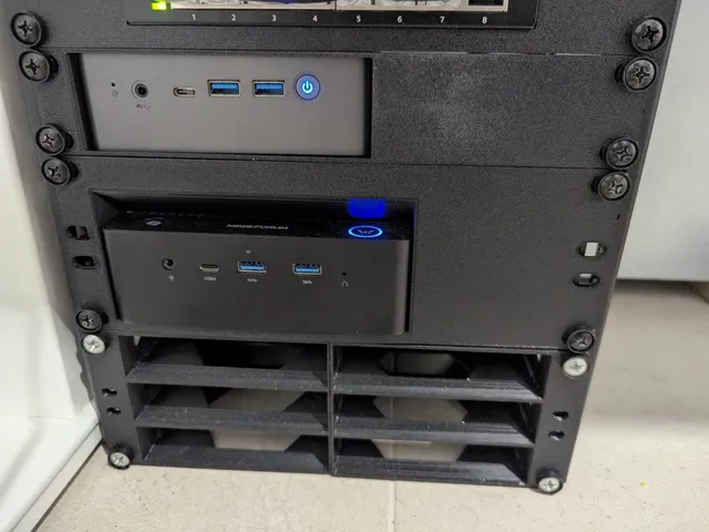 Minisforum UH125 Pro 10 inch rack 2U front plate