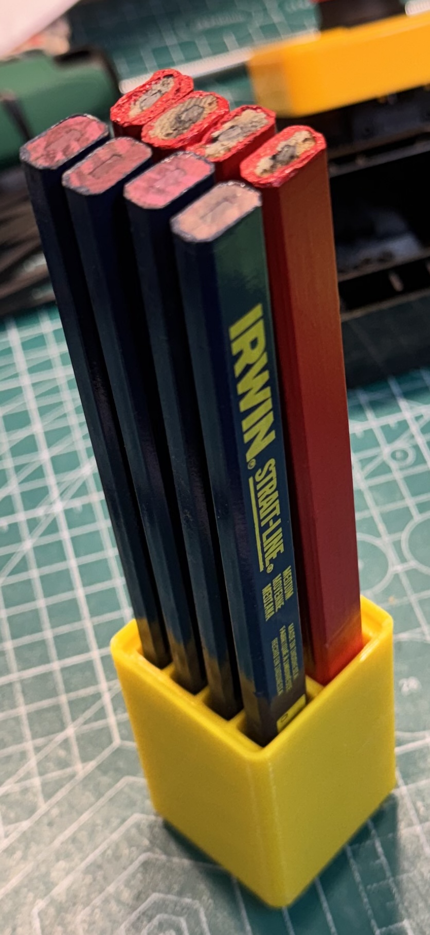 Gridfinity - 1x1 Builder / Carpenter Pencil Holder - New and Used 3D model by JakeShelf
