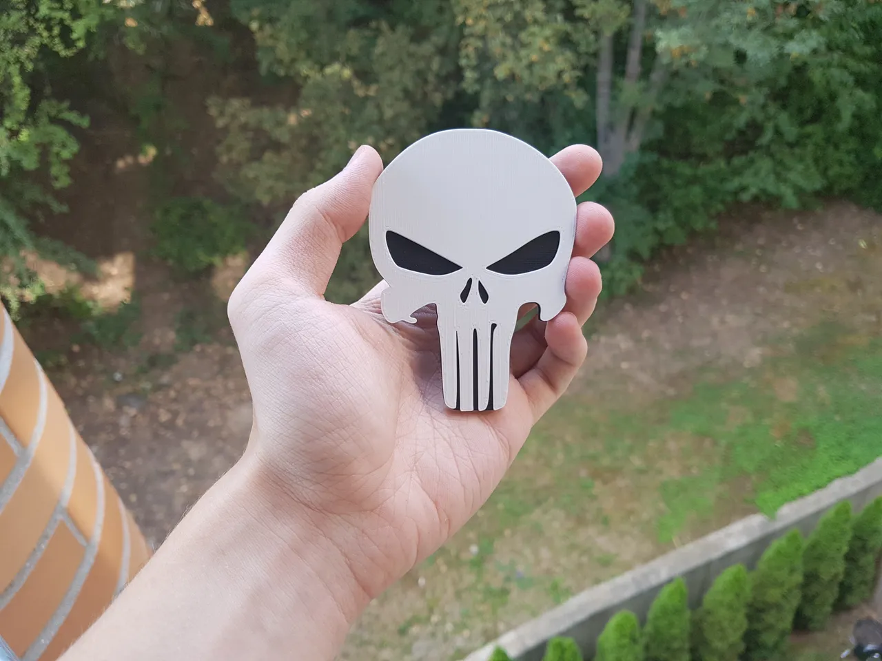 Punisher Skull Logo Magnet by Marcin Mączewski | Download free STL model |  Printables.com, image size:1280x960