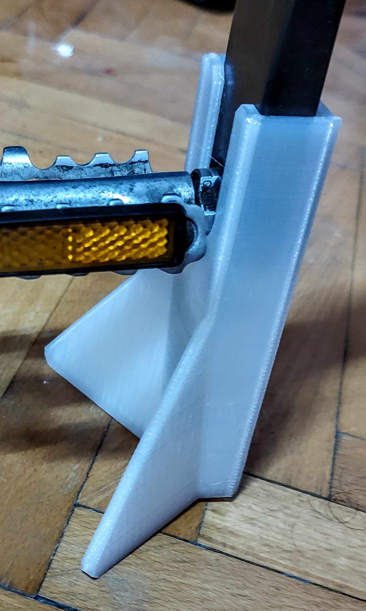 Bicycle crank arm side stand