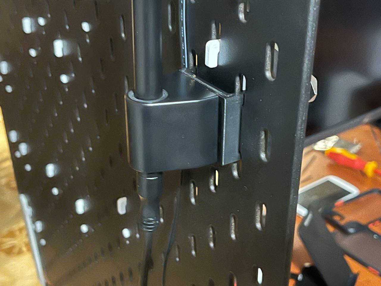 IKEA Skadis Navlinge lamp holder by Oleksii Zelivianskyi Download