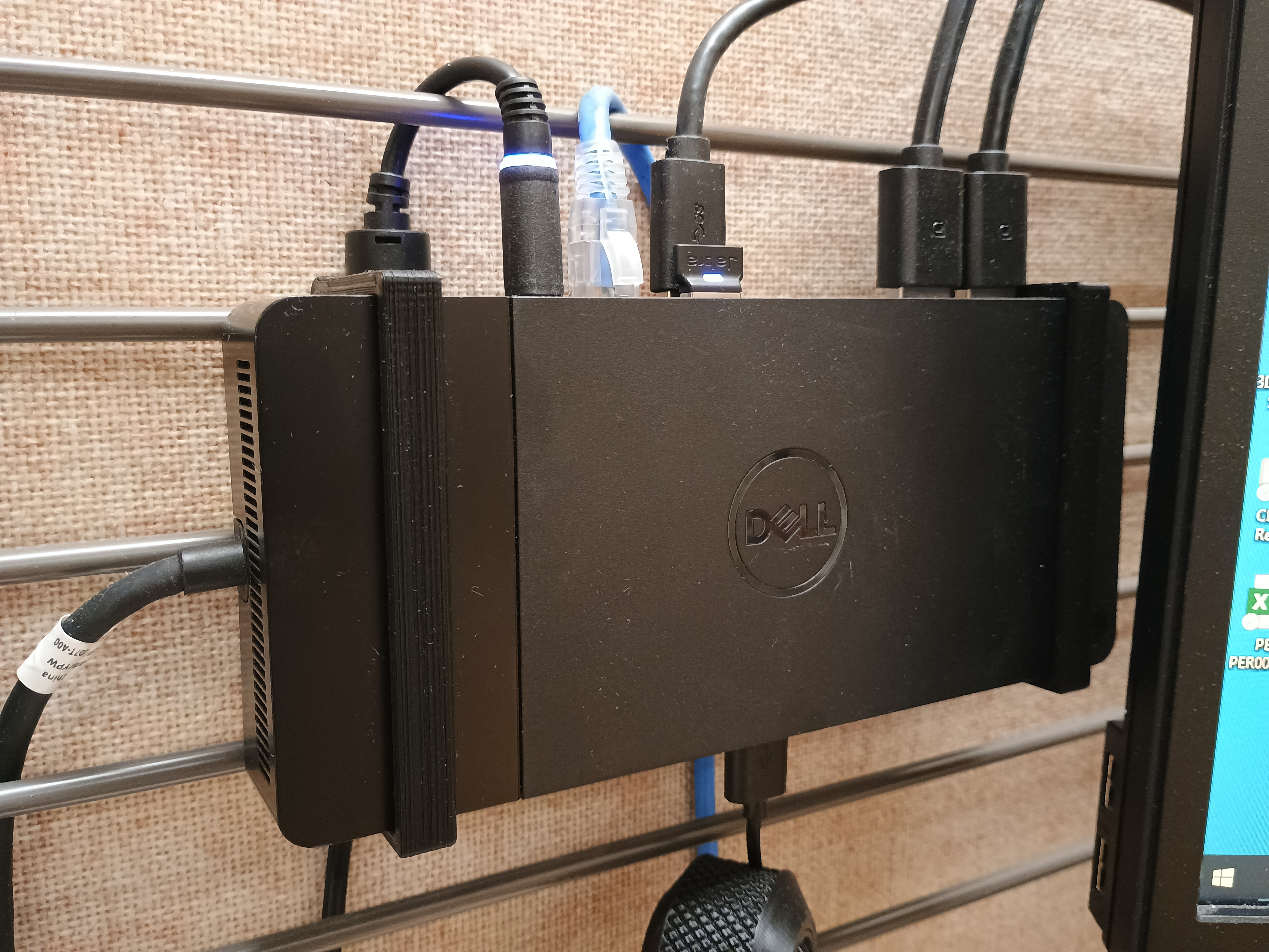 Dell Laptop Dock WD19 Hanger