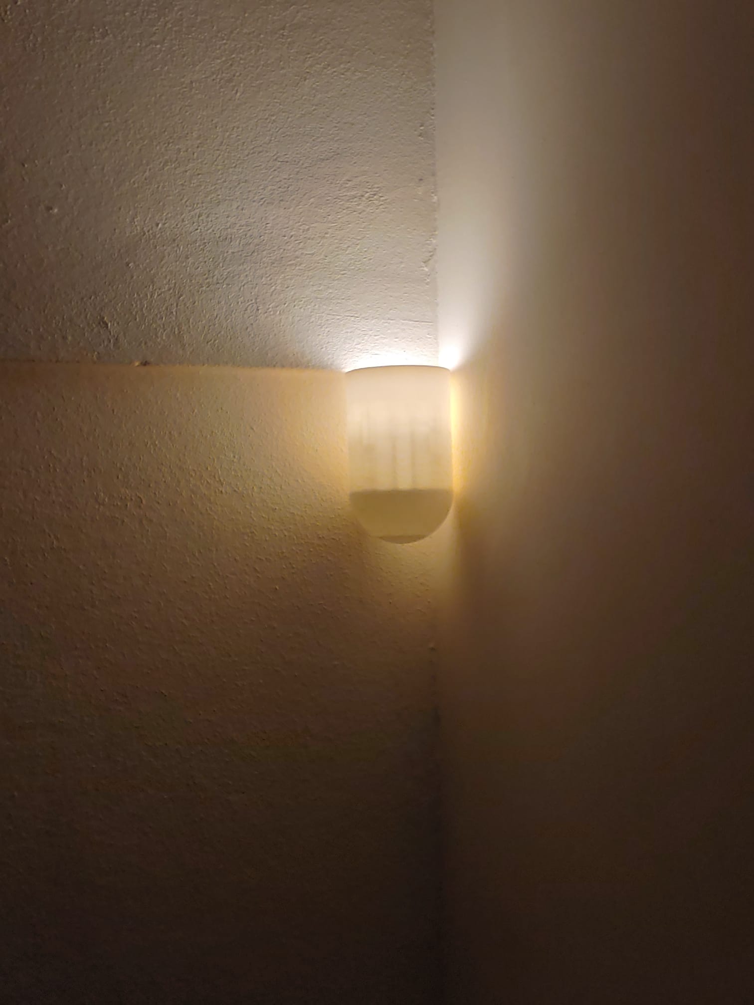 Corner Light for E27 bulb by VegaOozer Download free STL model