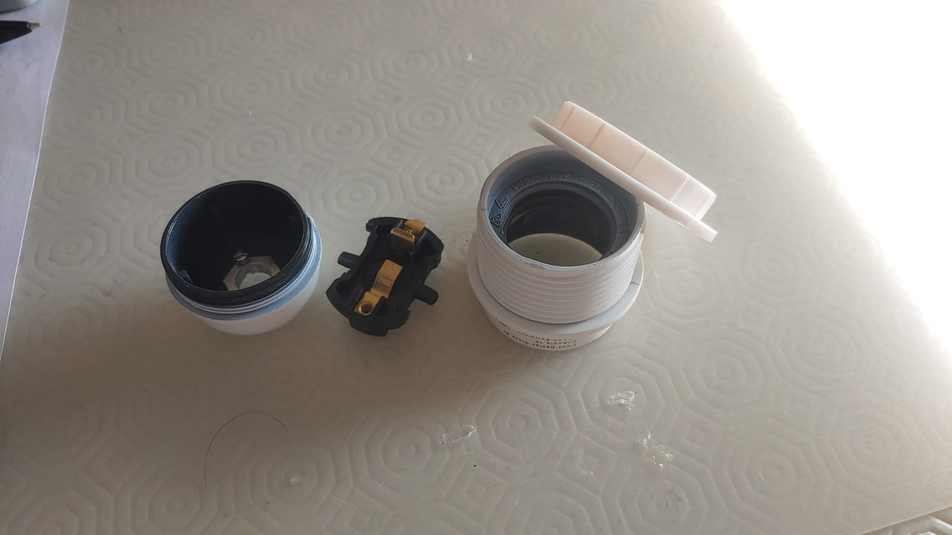 Corner Light for E27 bulb by VegaOozer Download free STL model