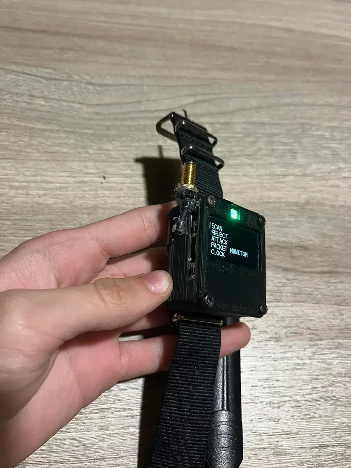 ESP8266 Deauther Watch Case v1 by Doelmm