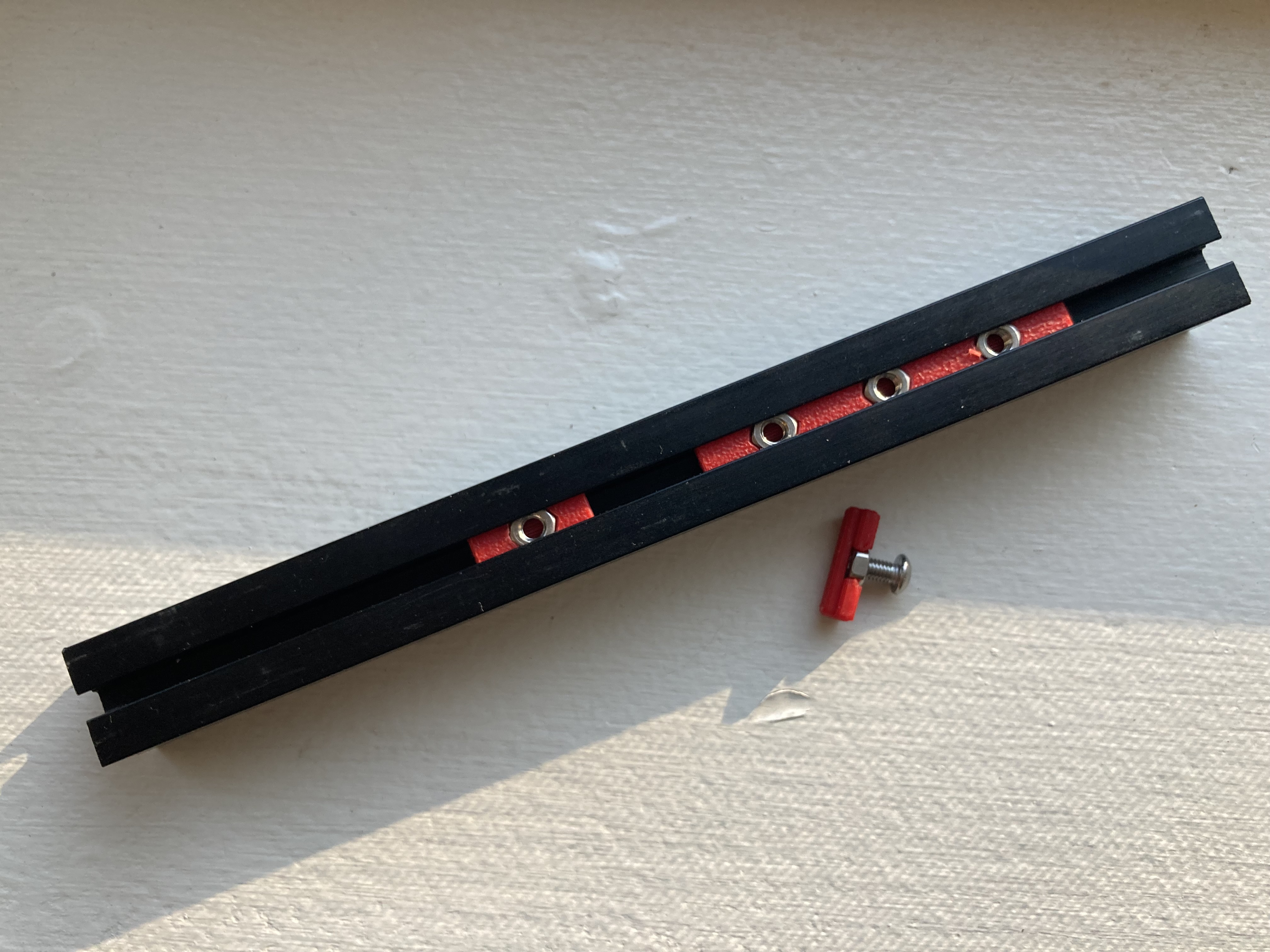 Voron V0 No-Drop Nuts for Makerbeam XL extrusions