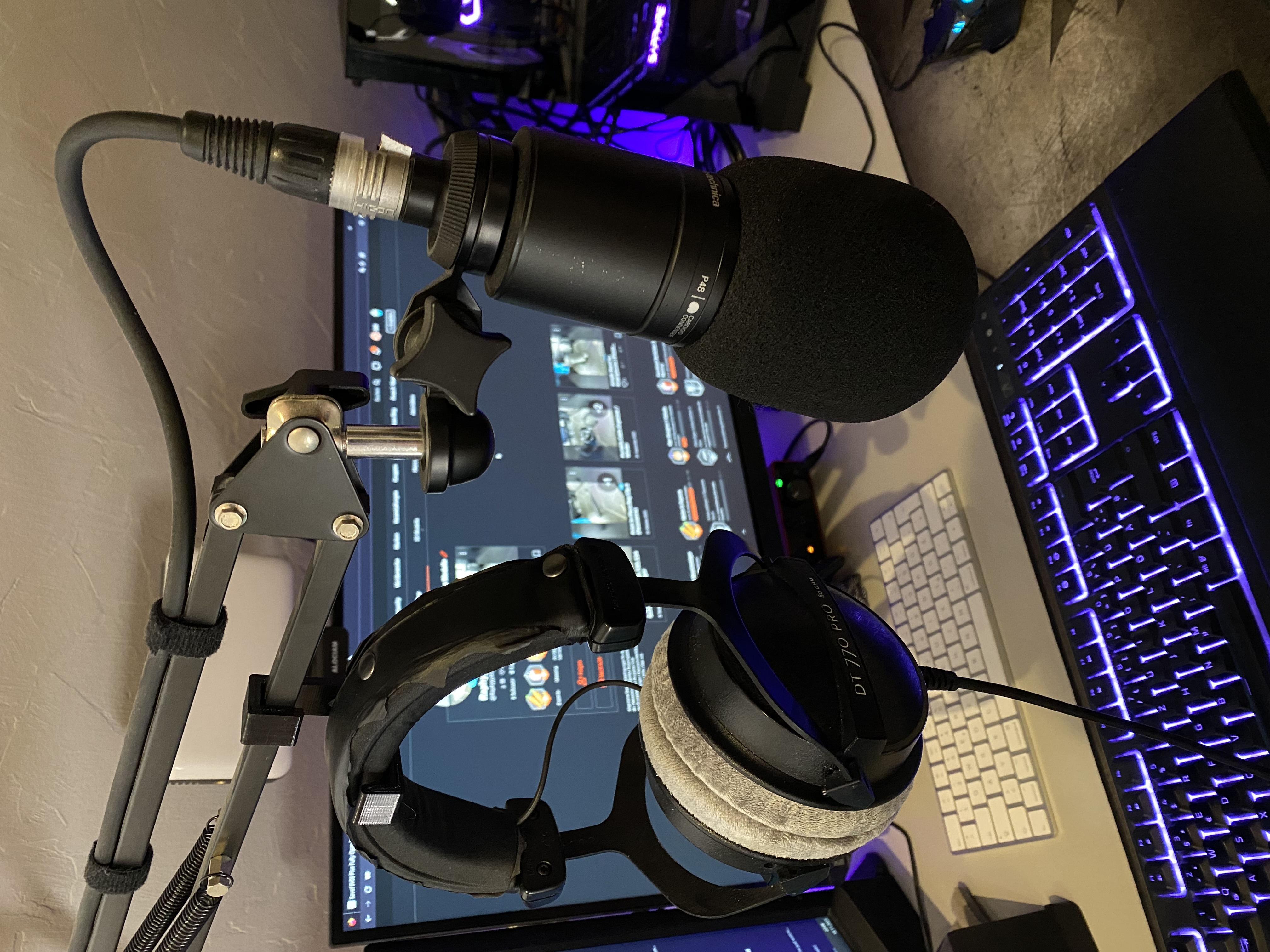 Simple Headset Hanger / Holder for Microphone Arms