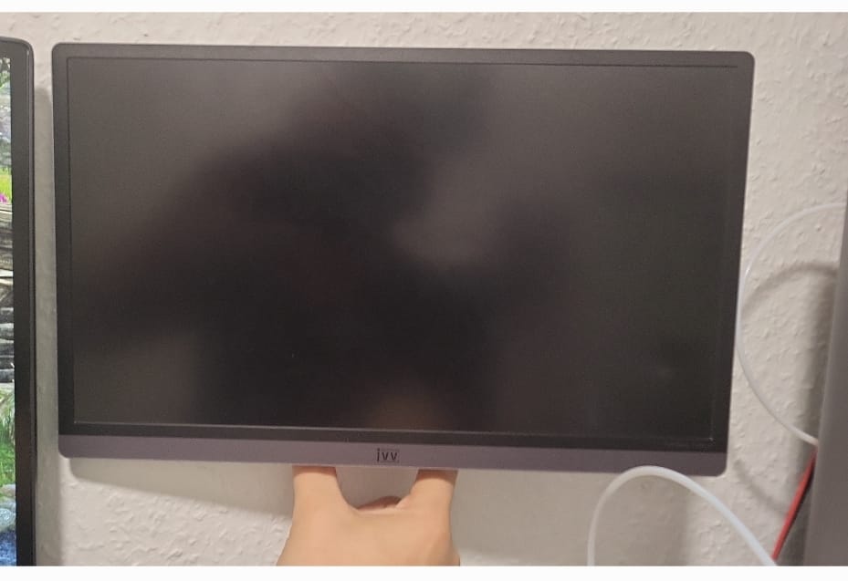 Monitor Wandhalterung schwenkbar (für 75x75 mm Aufnahme) // Swivelling monitor wall mount (for 75x75 mm mount)