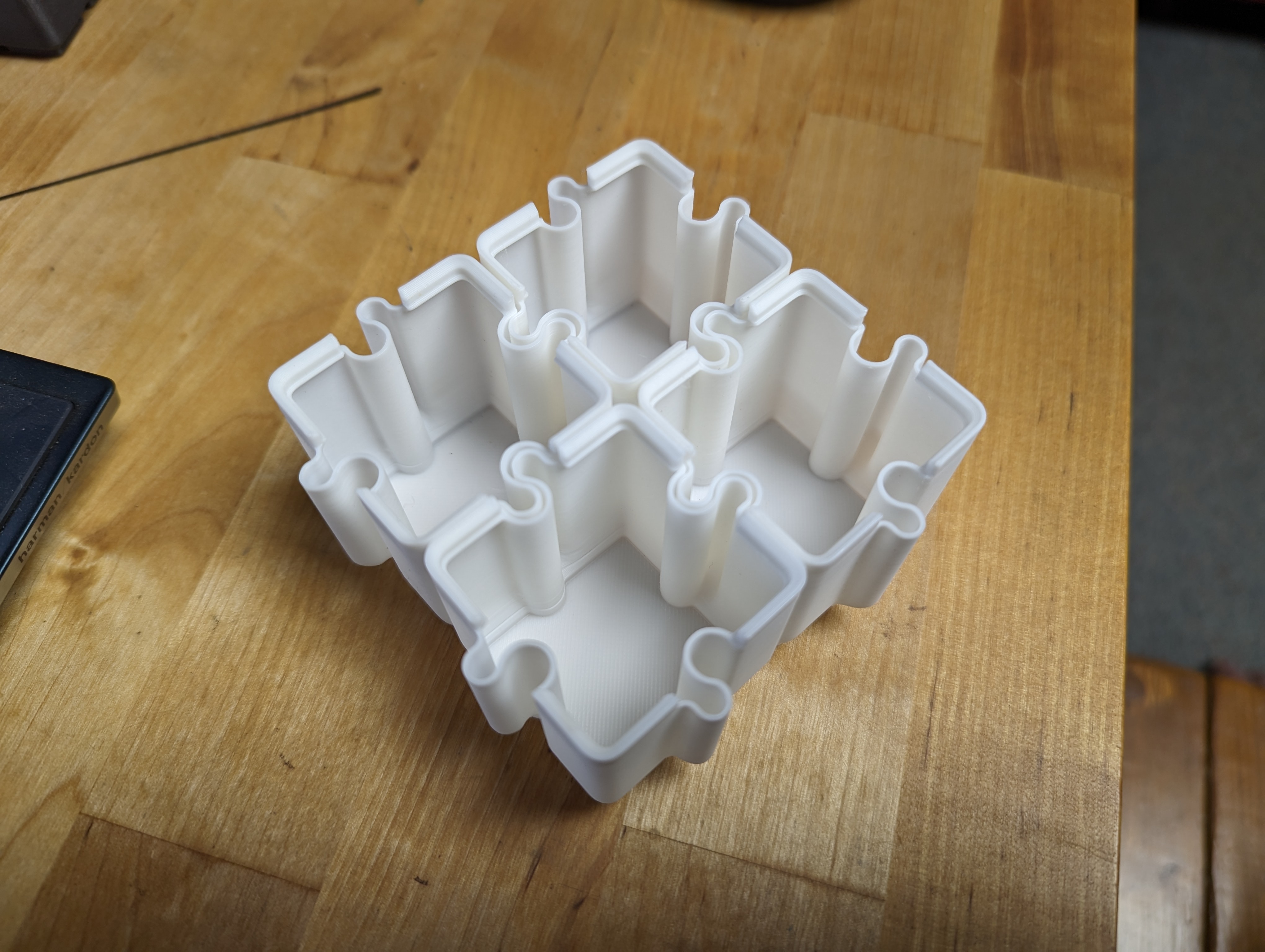 42mm Genderless Base-gridless Connectorless Interlocking Scalable Stackable Concept Organization Bins with some Gridfinity Compatibility