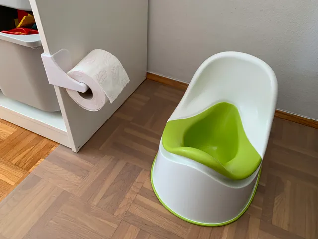 Clamp on toilet roll holder