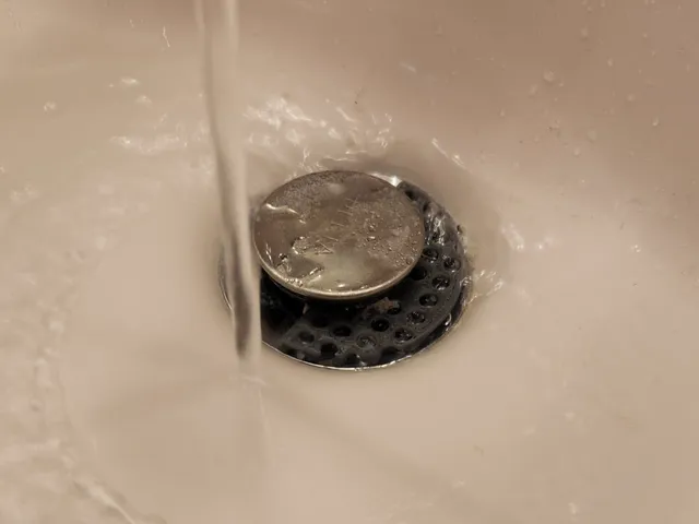 Sink Drain Holder Upper