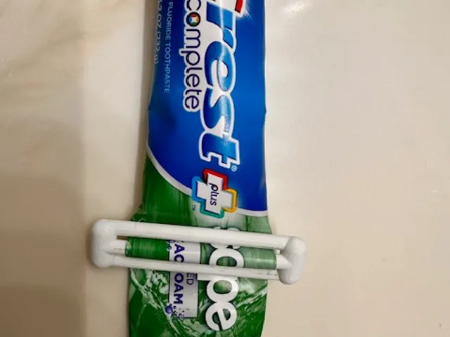 Low Profile Toothpaste Squeezer