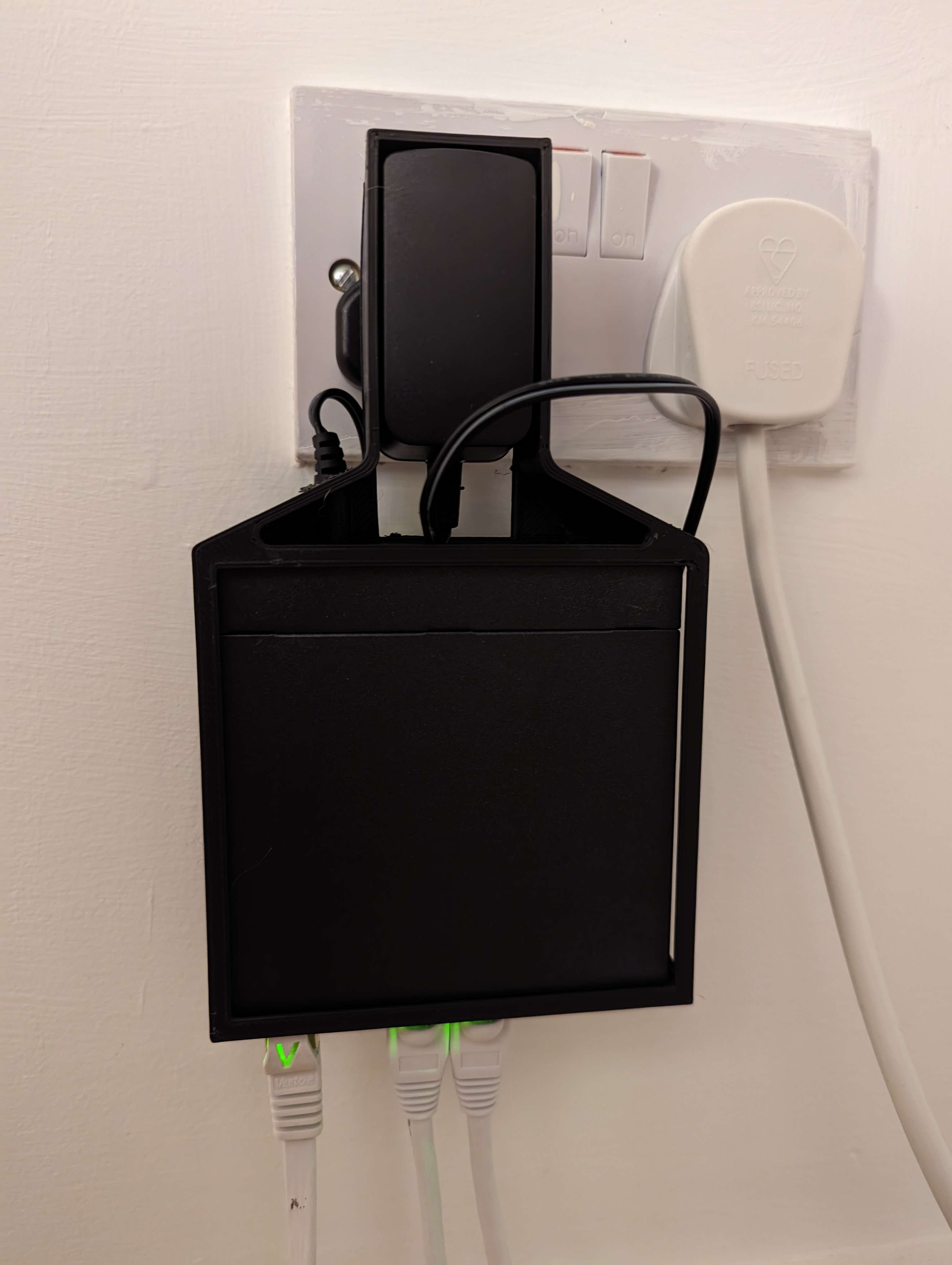 TP-Link TL-SG105S switch mount