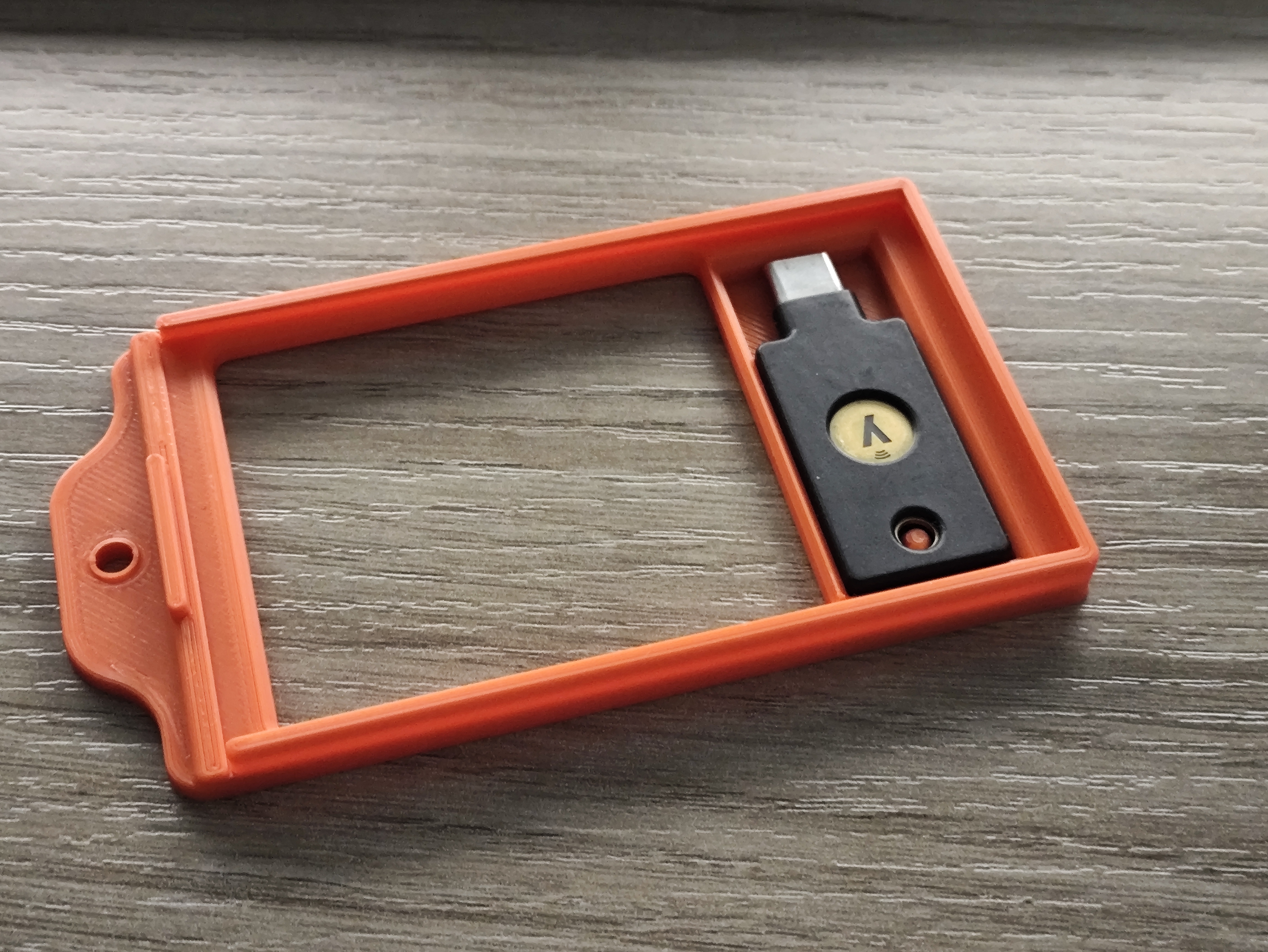 Badge Holder with Yubikey no supports with a stronger keyring hole