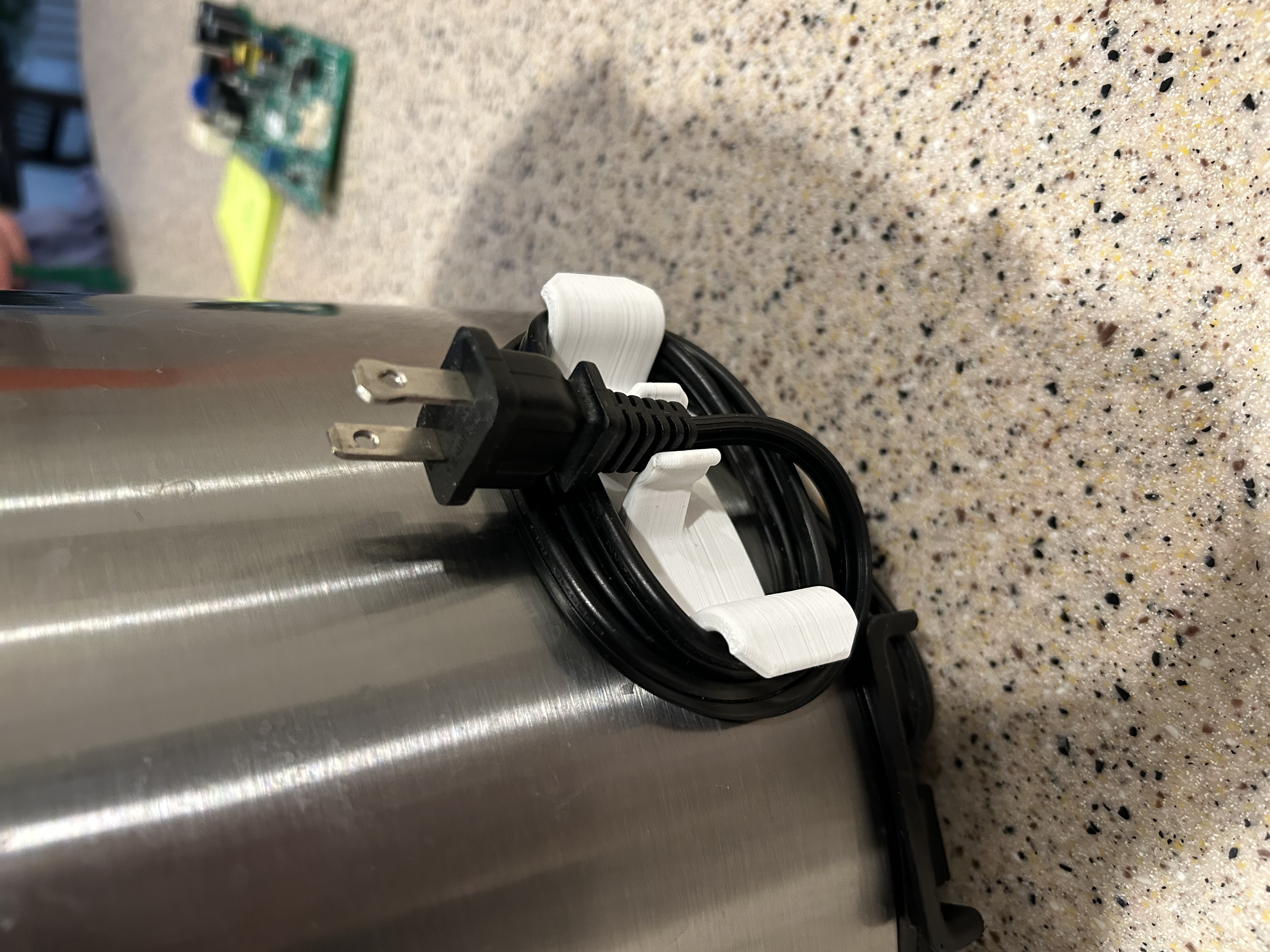 Cord Wrapper v1, curved or flat surface, no supports