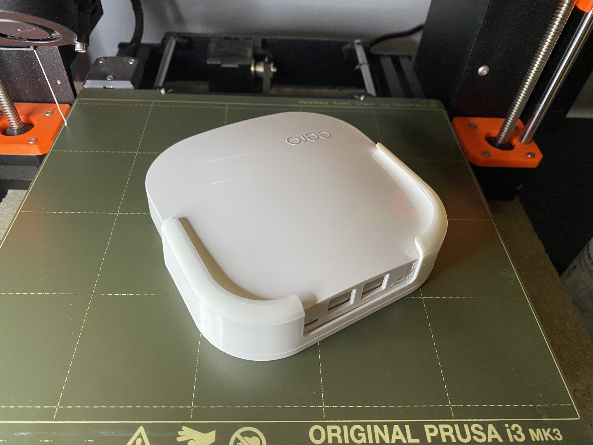 Eero 6 Pro Mesh Router Mount by AlbertM Download free STL model