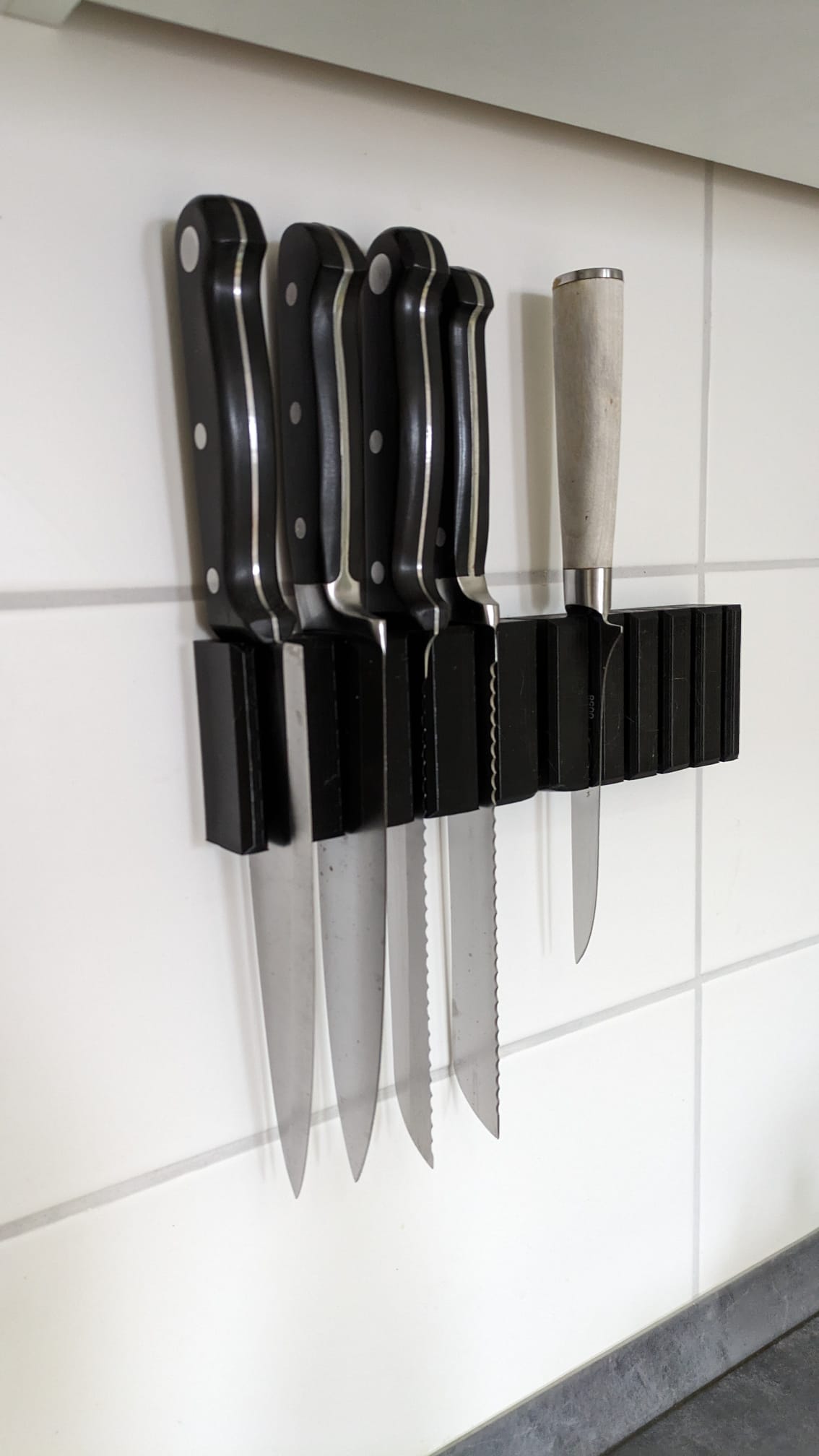 Wall mounted knife holder by Faeslich Download free STL model