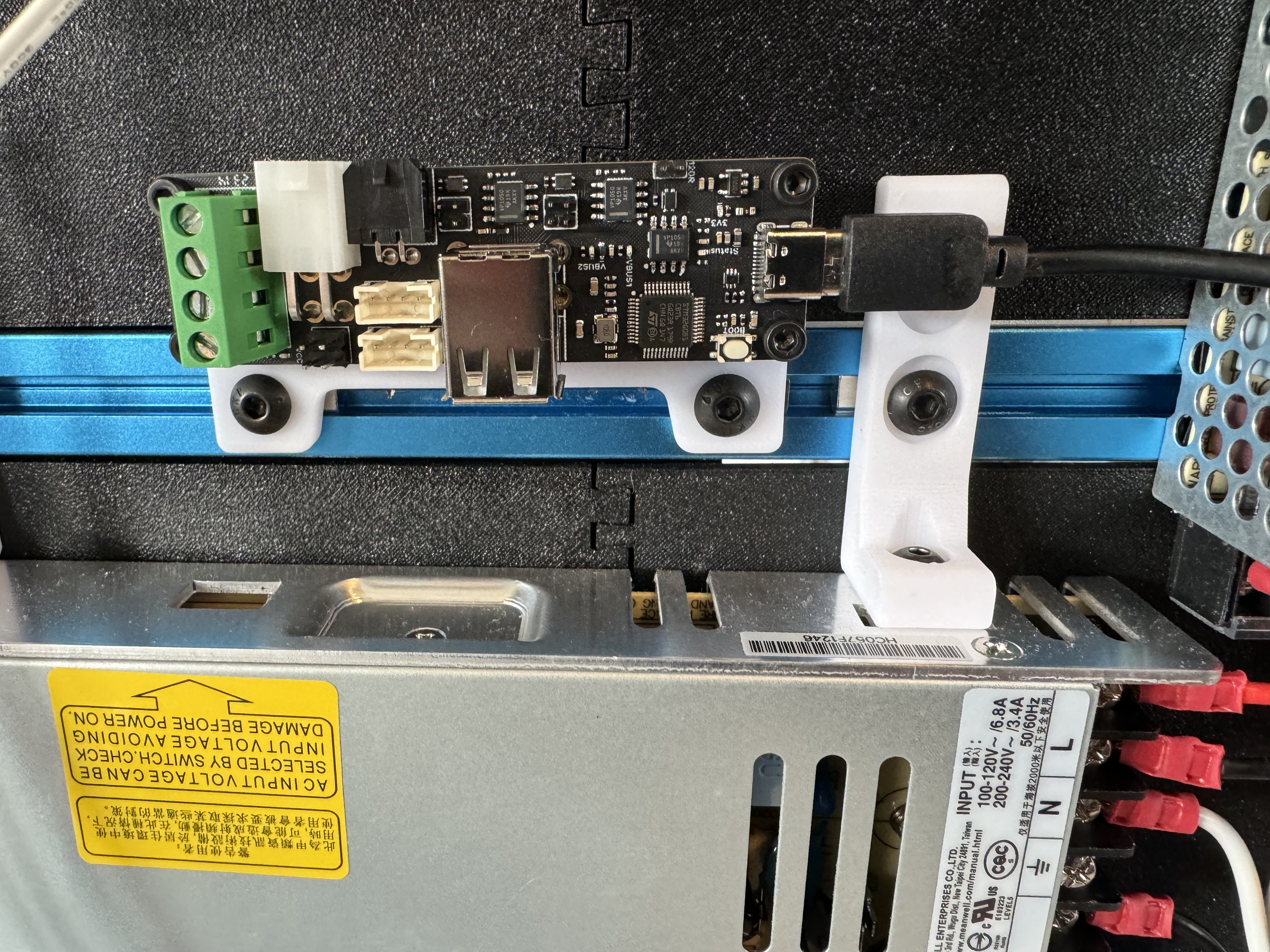 U2C mount for Switchwire