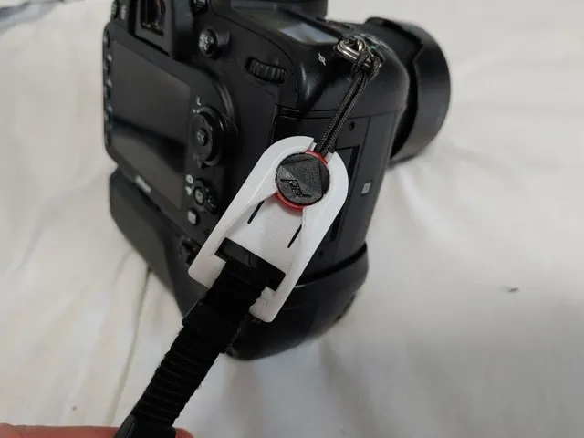 Camera Clip - Compatible with Peak Design Anchor Links