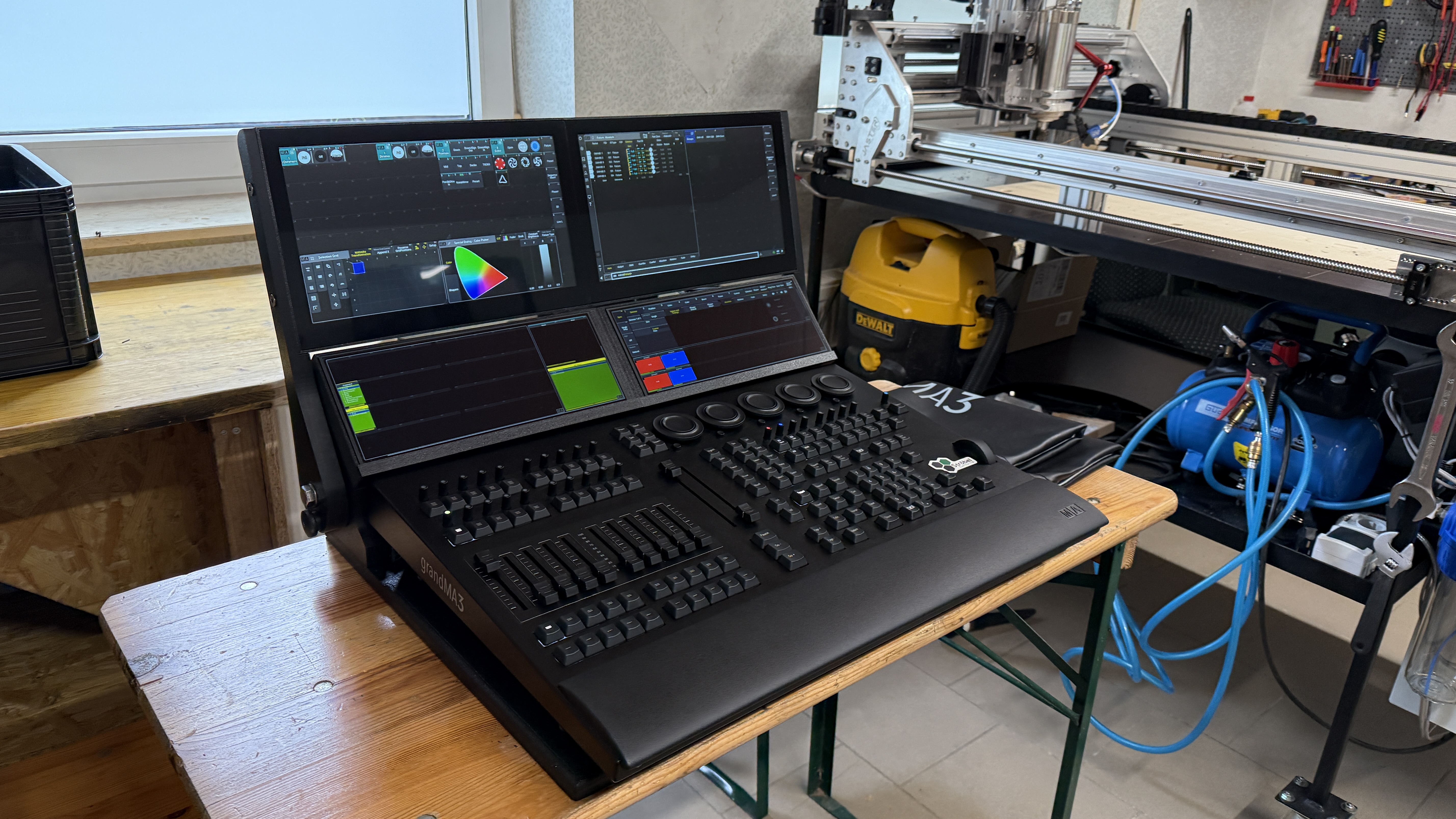 grandMA3 Command Wing "Light" - Screen and PC Build