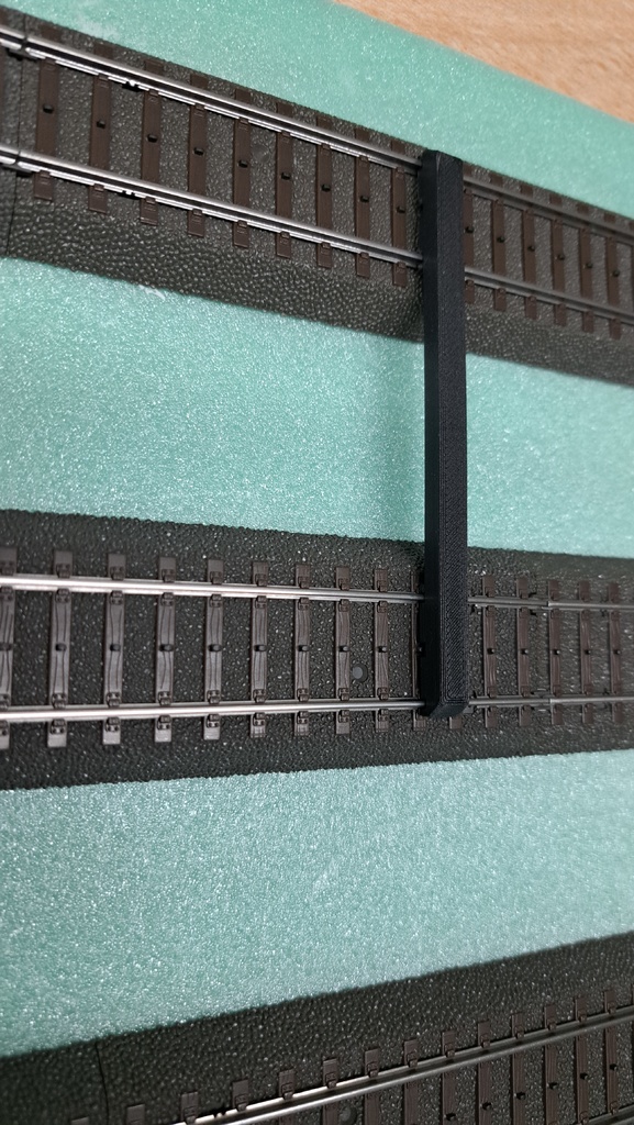 Gleisabstandshalter für Märklin C-Gleis 77.5mm / Track spacer for Märklin C-track 77.5mm