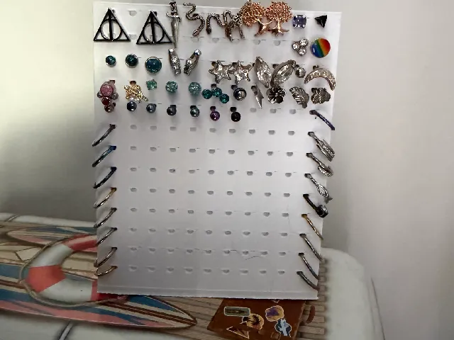 Earing/Labret Display