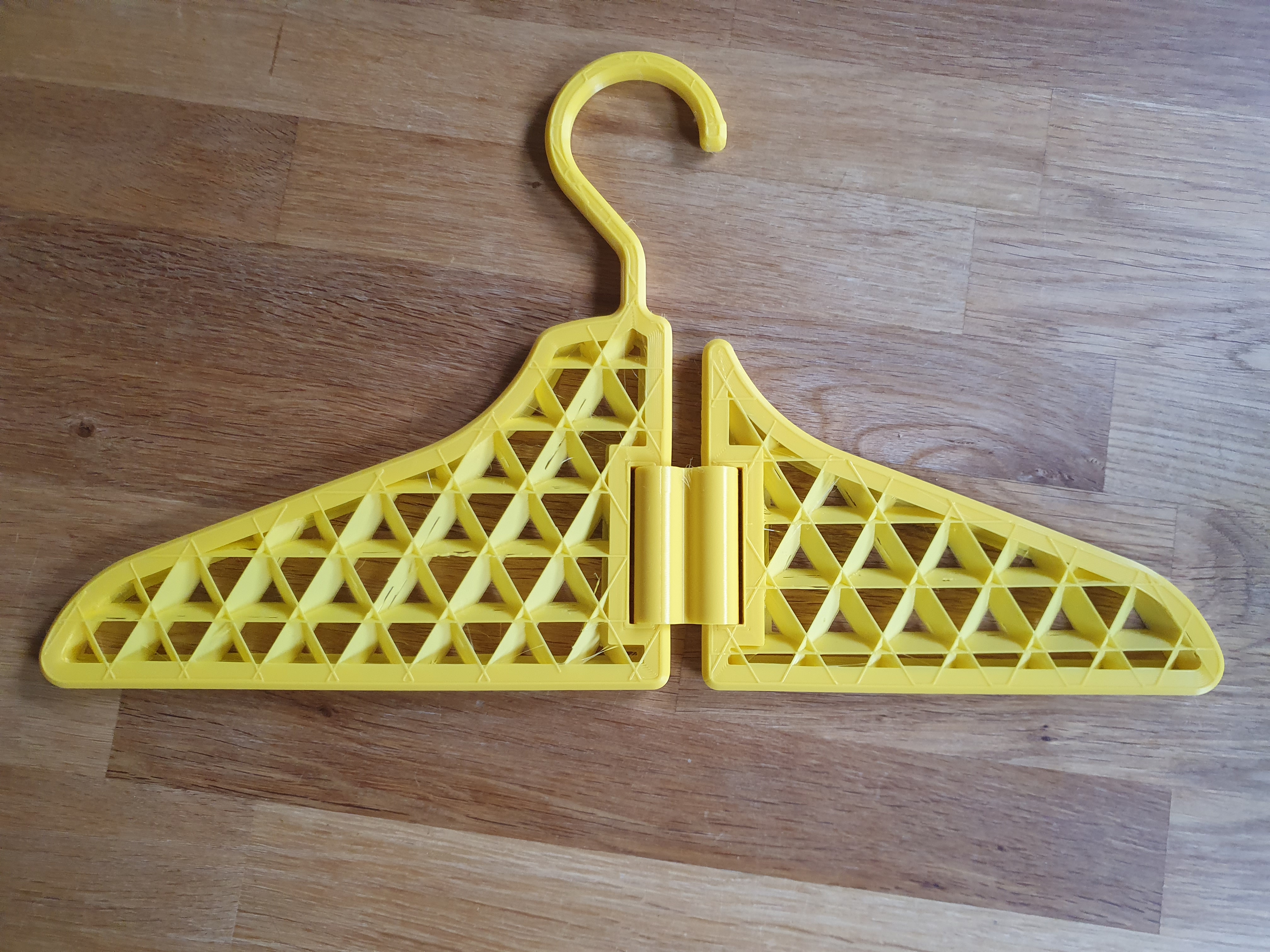Foldable Coat Hanger tester