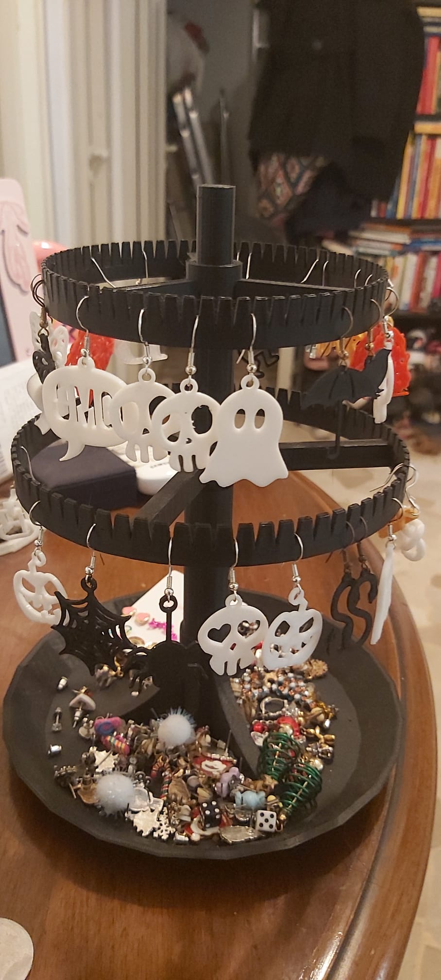 Earrings holder