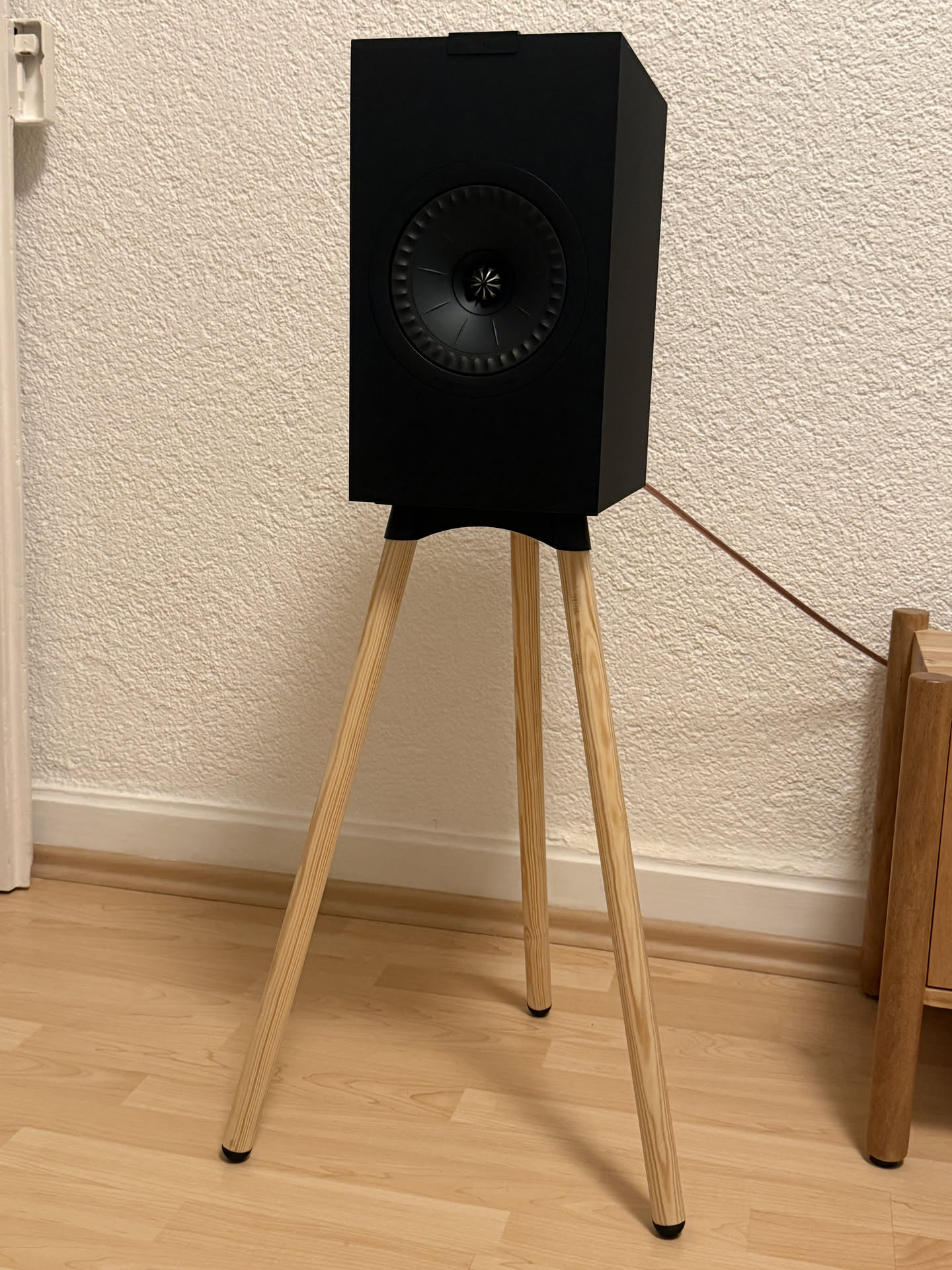 Tripod Speaker Stand for Bookshelf Speakers 3D model