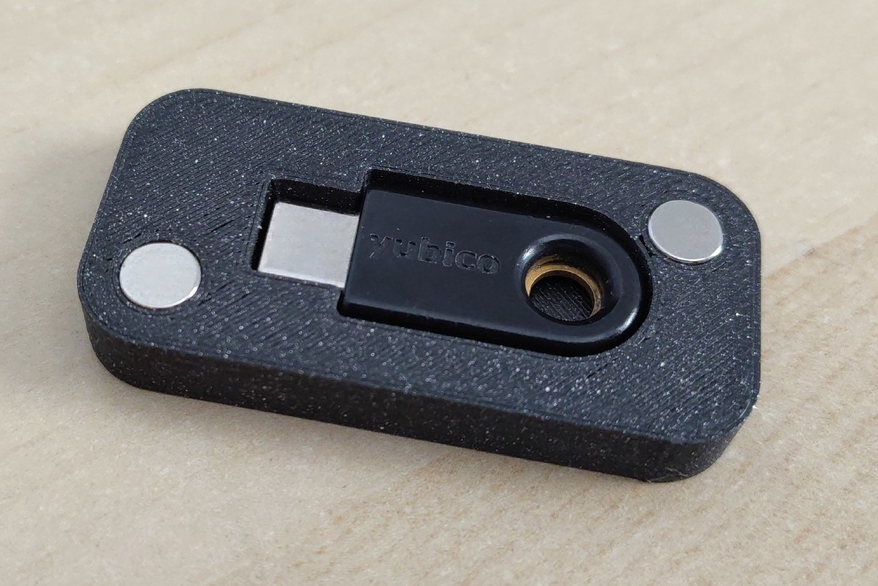 Magnetic holder for Yubikey 5C