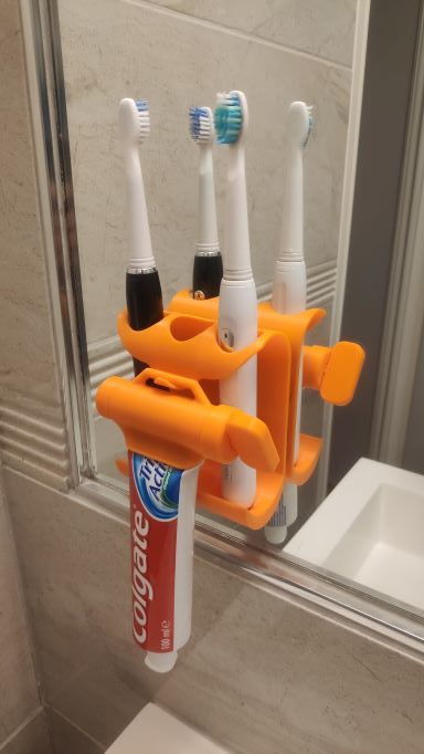Miniatura 2 do modelo 3D Toothpaste squeezer and toothbrush holder