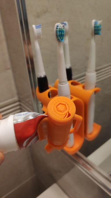 Miniatura 4 do modelo 3D Toothpaste squeezer and toothbrush holder