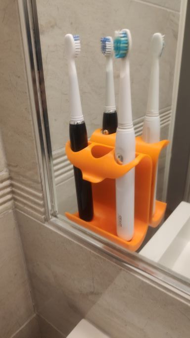 Miniatura 5 do modelo 3D Toothpaste squeezer and toothbrush holder