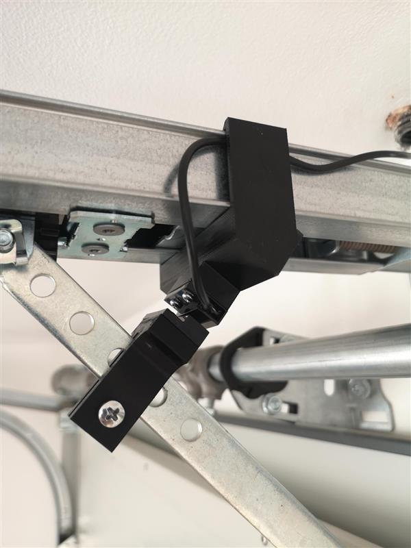 Alarm magnet contact holder for Hörmann garage door