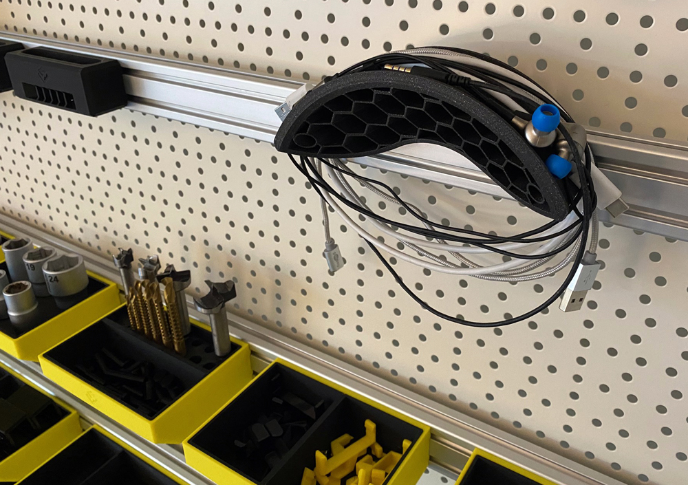 Miniatura 5 do modelo 3D Cable Holder (Kabelhalter)