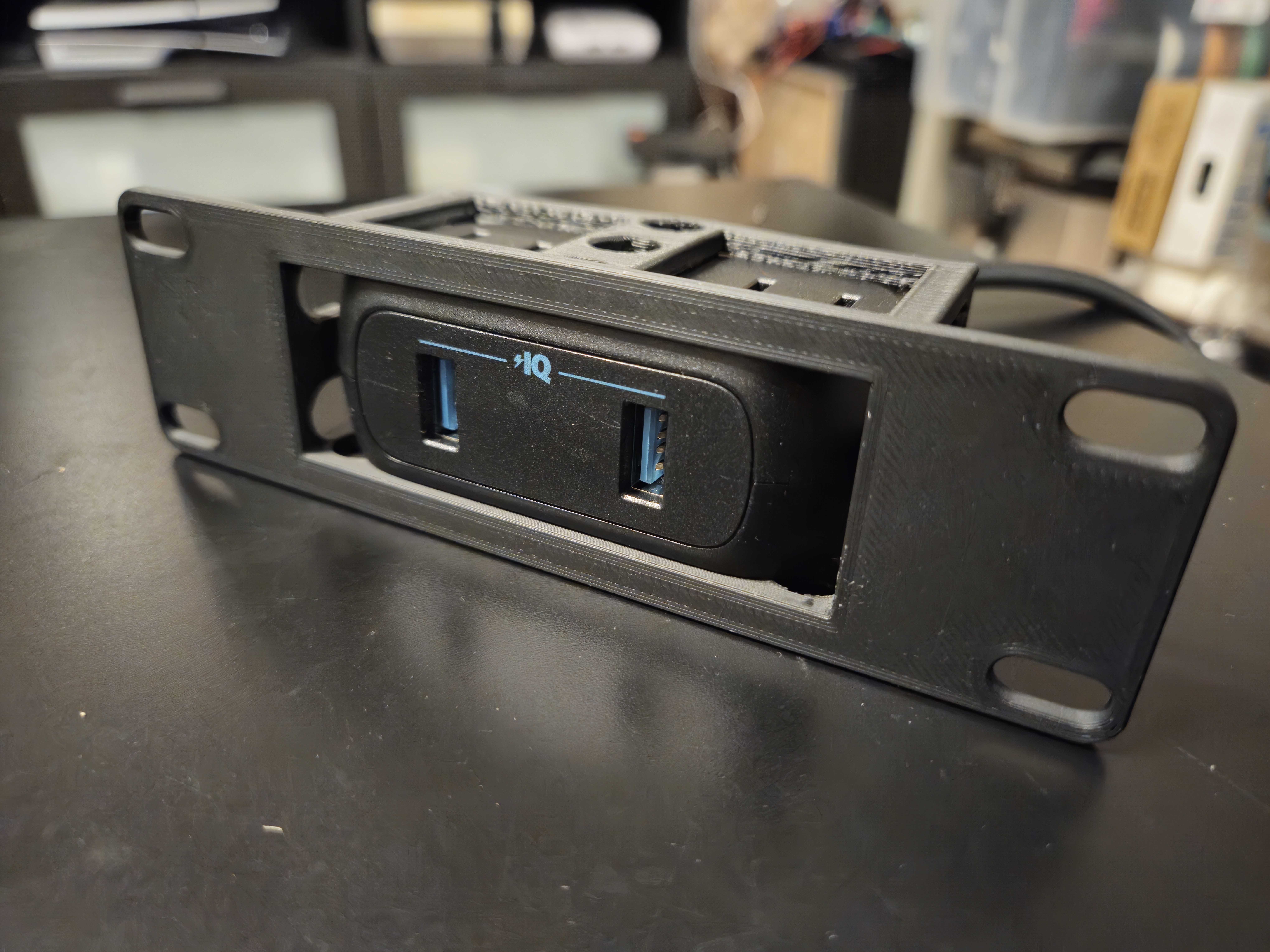 6-inch Rack Mount | Anker PowerExtend USB 2 mini