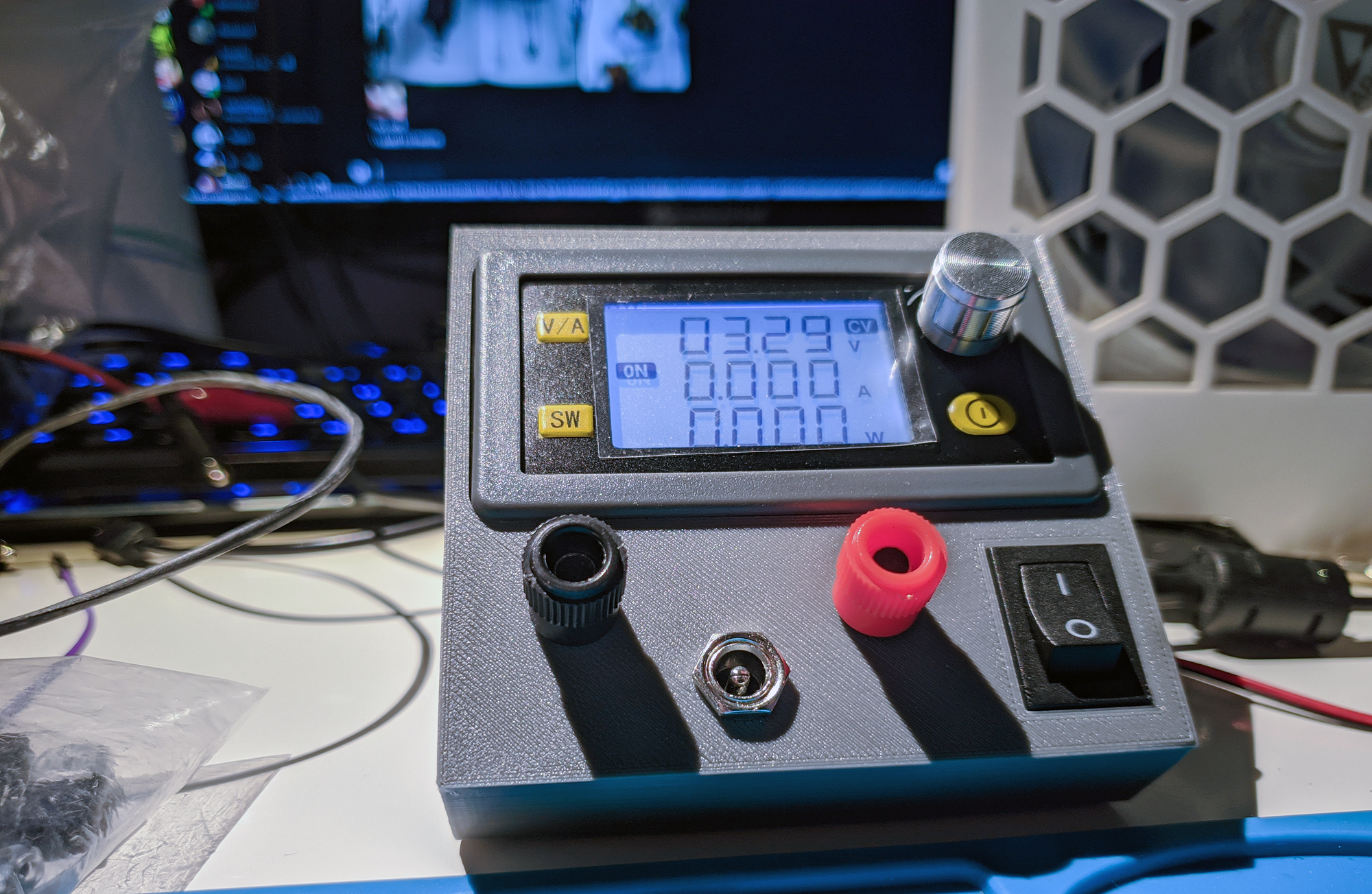 E-Lab Power supply mod (slotted vents, barrel plugs)