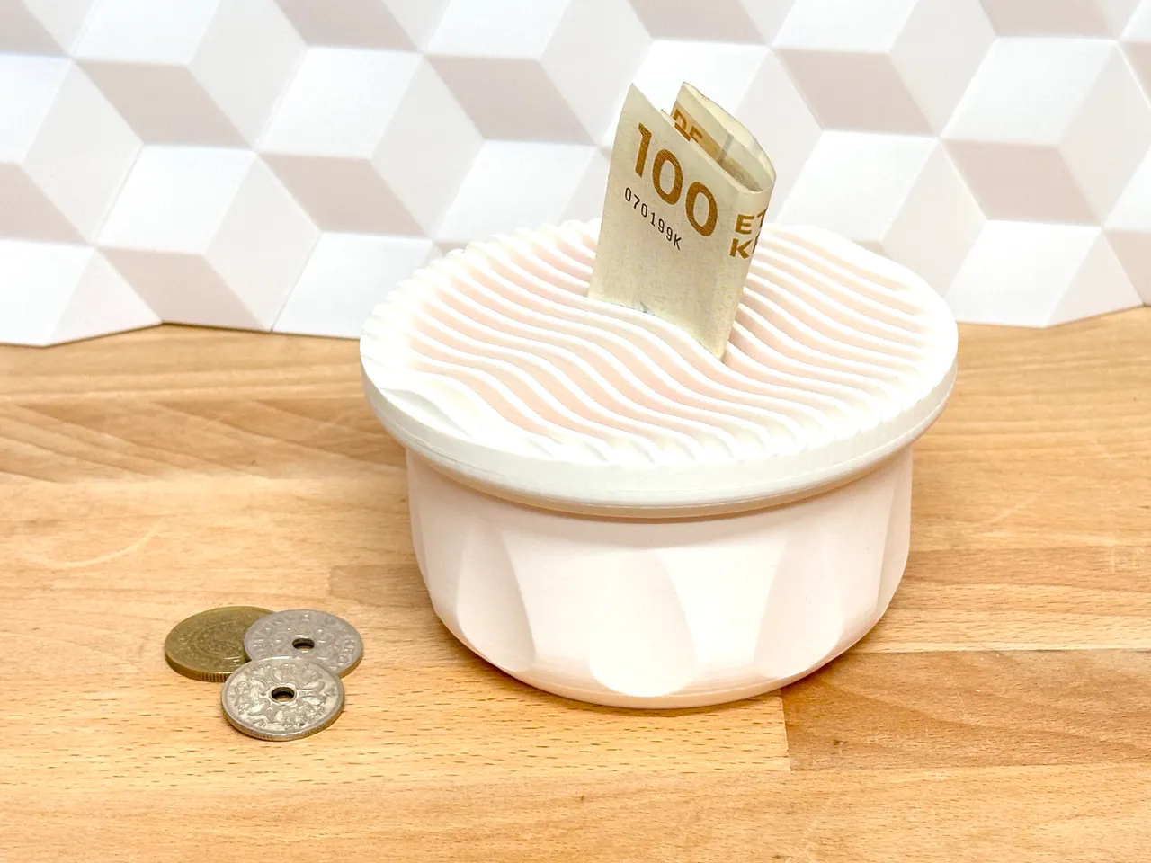 Mesmerizing Piggy Bank (twist/spin/fidget to enjoy the design!) by  GlennovitS 3D | Download free STL model | Printables.com