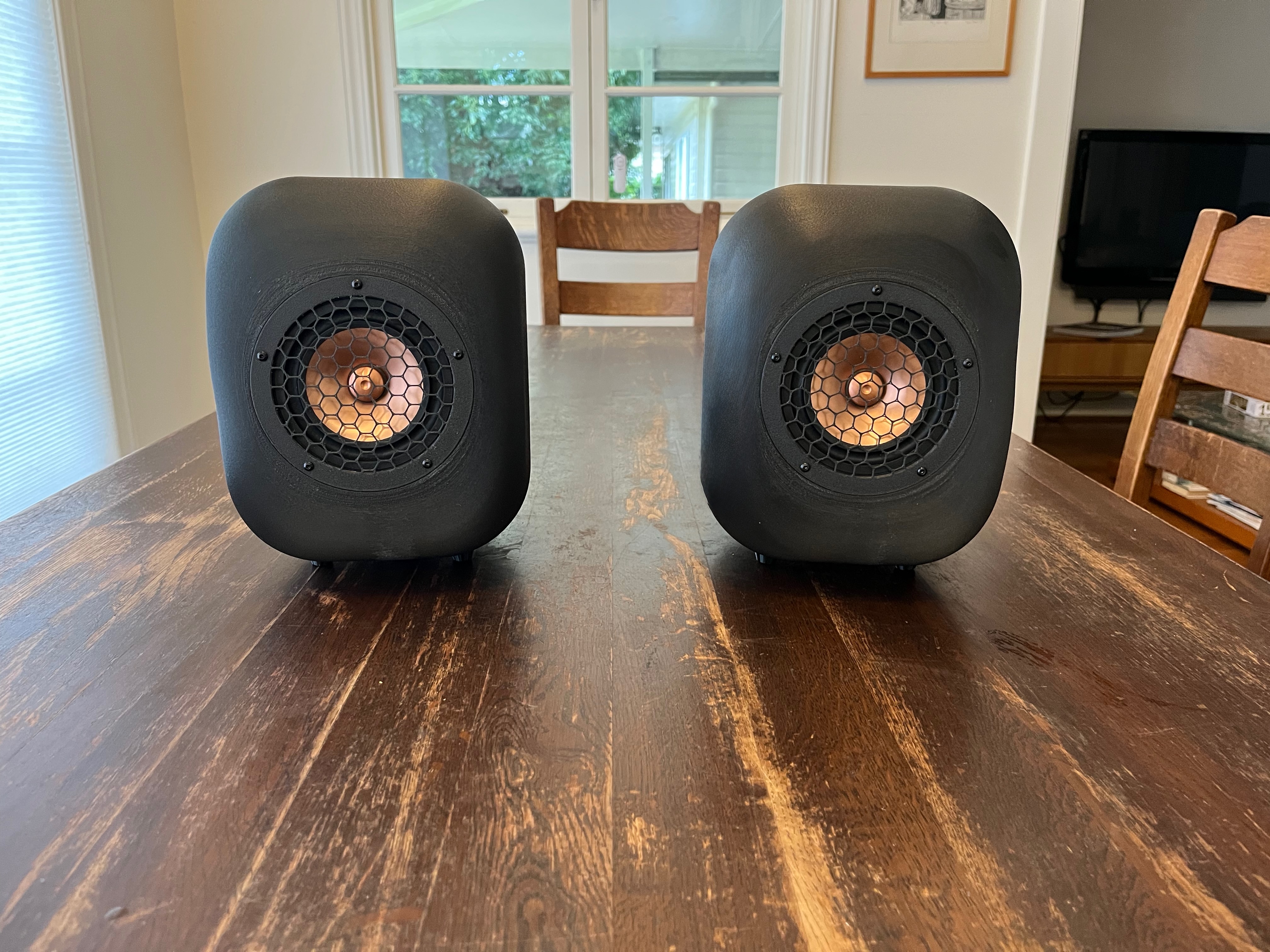 Loudspeaker enclosure for Markaudio Pluvia 7.2 HD