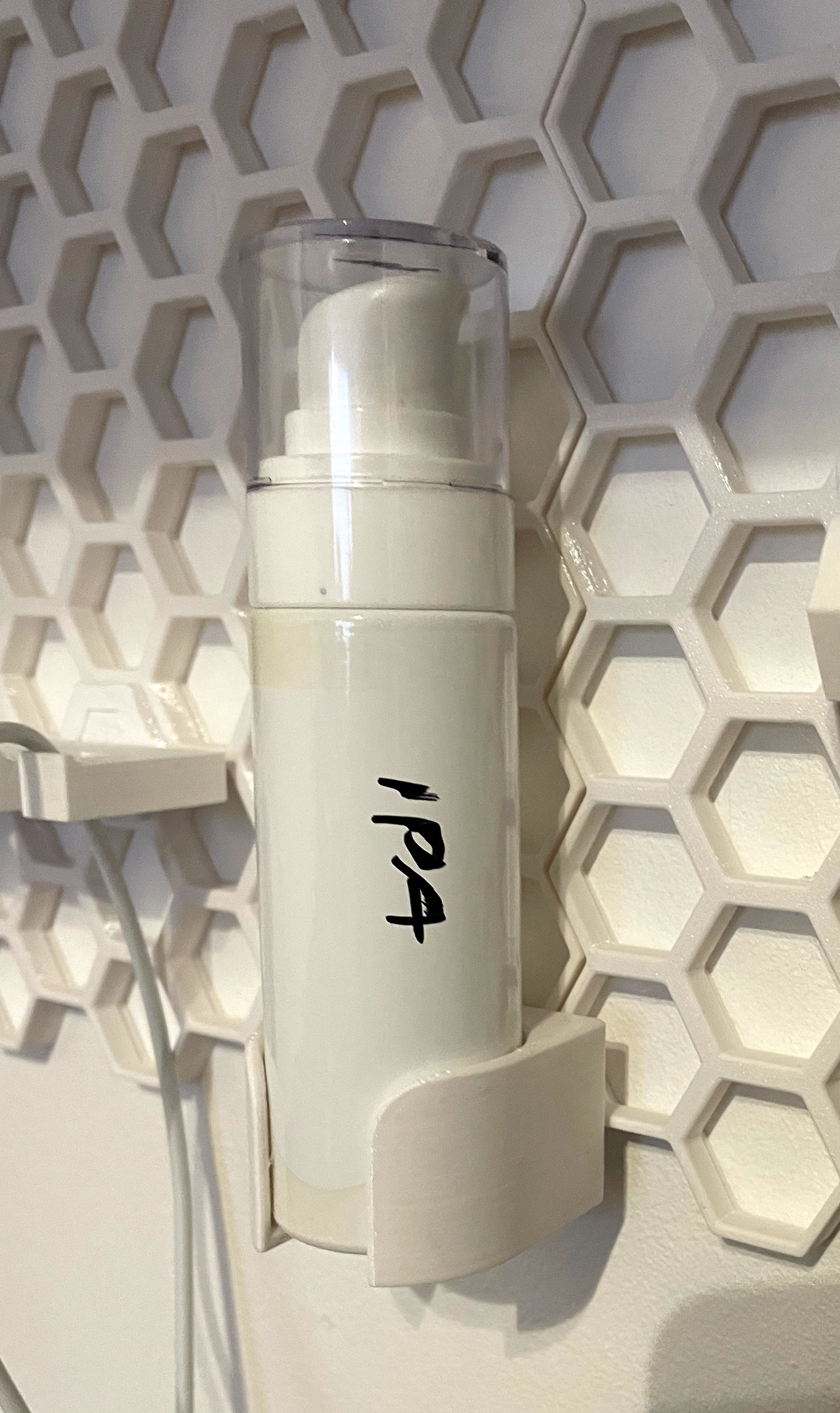 34 mm diameter bottle holder for Honeycomb Storage Wall
