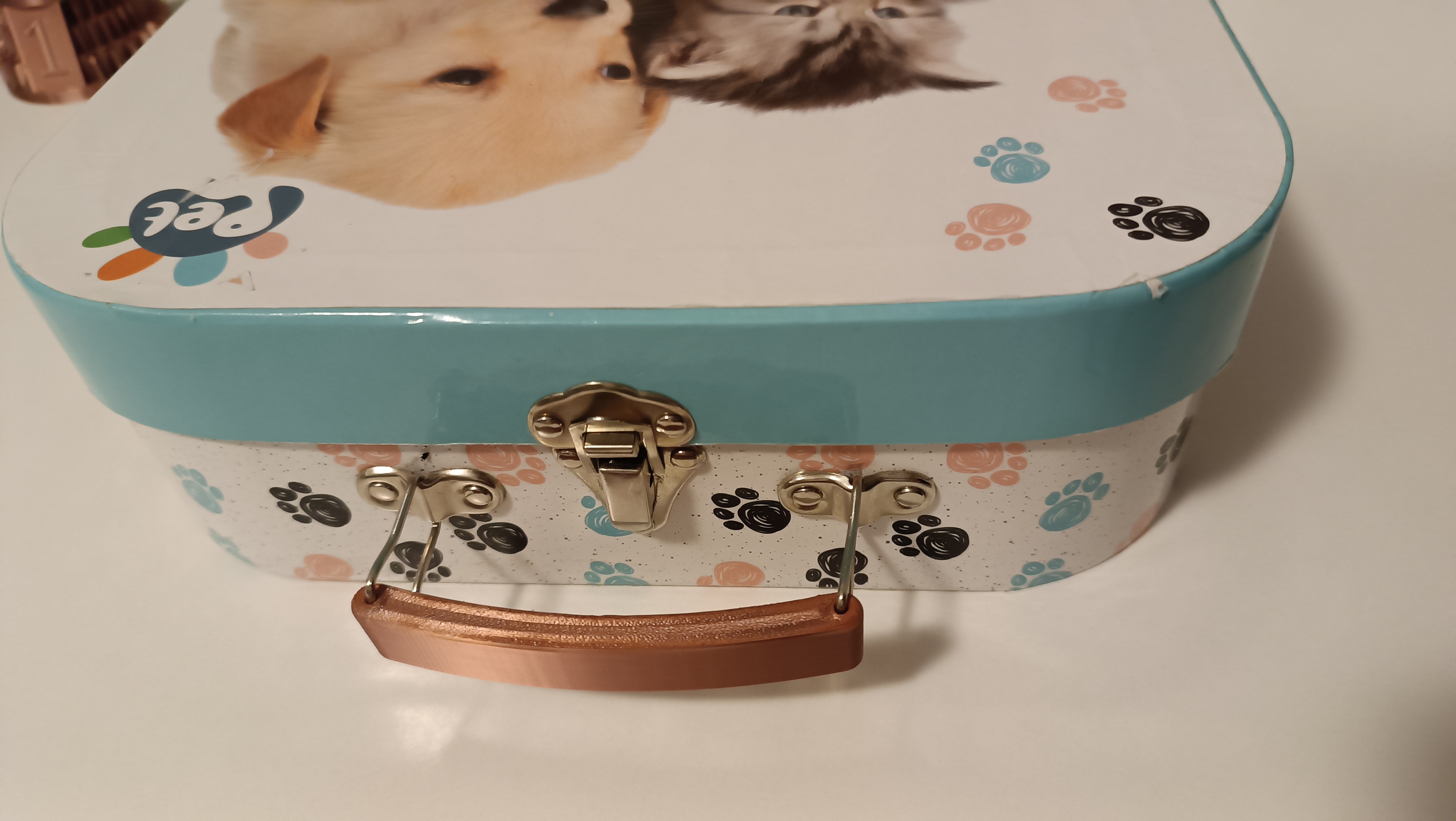 Handle for children's suitcase