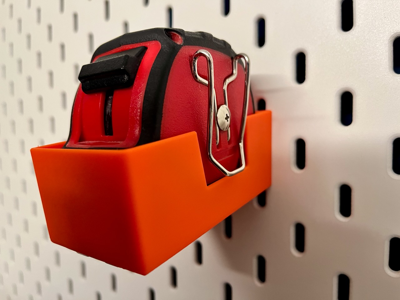 Skadis Milwaukee 5m Measure Tape Holder by Holger Download free STL