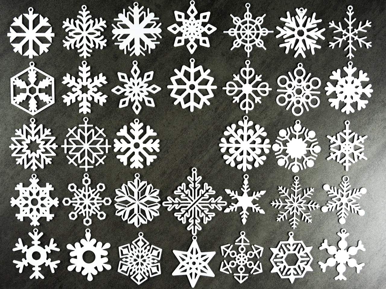 25 Mini snowflake collection with hanging loop / Kolekce malých