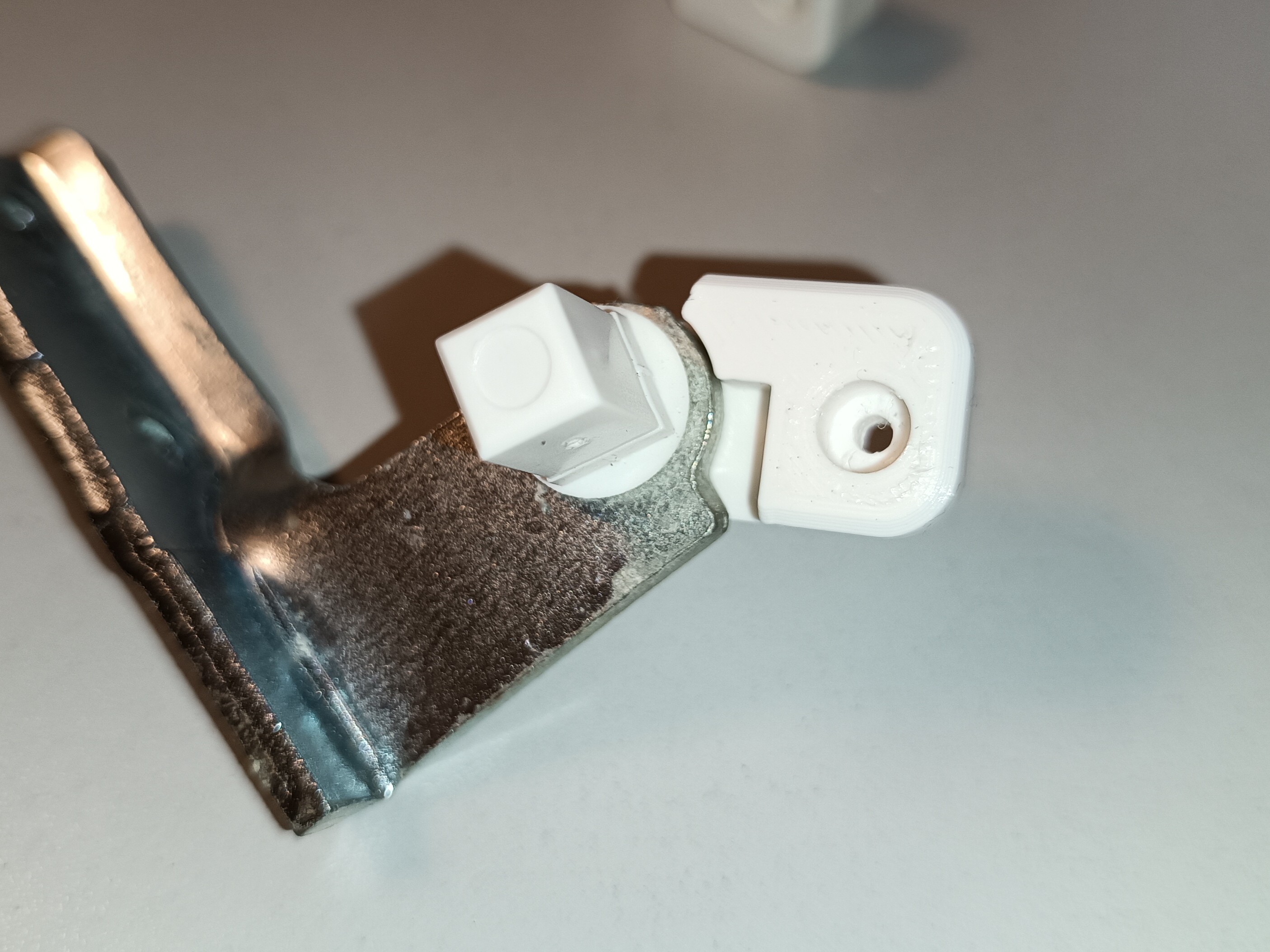 Whirlpool fridge door holder by Martin Download free STL model