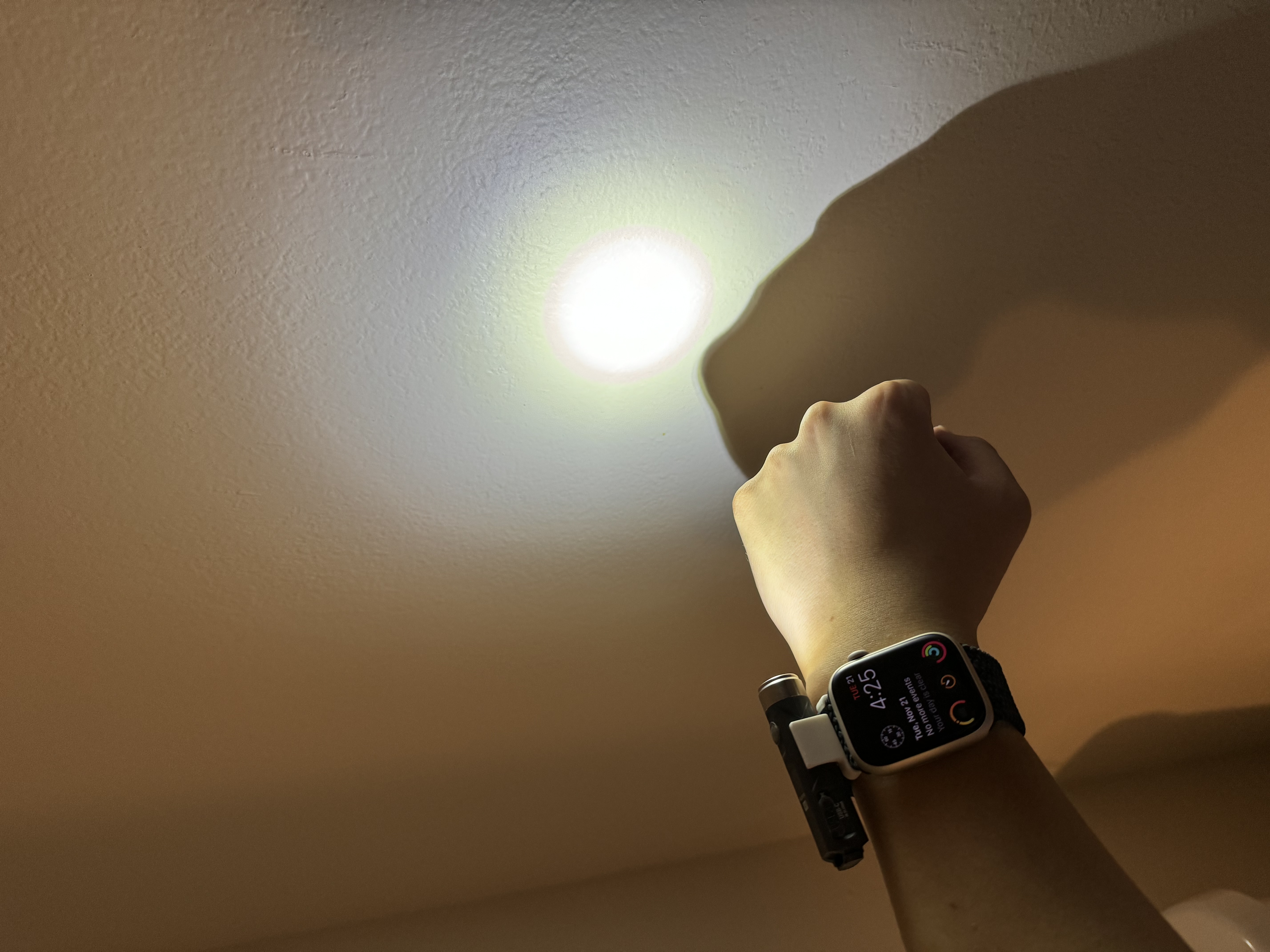 Apple Watch Mount for RovyVon Aurora A1 Flashlight by only armpits