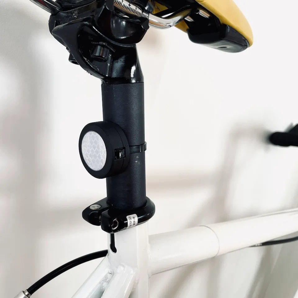 Device Therapy Bike Mount & Reflector for Apple AirTag - AirTag Hidden Bike  Mount